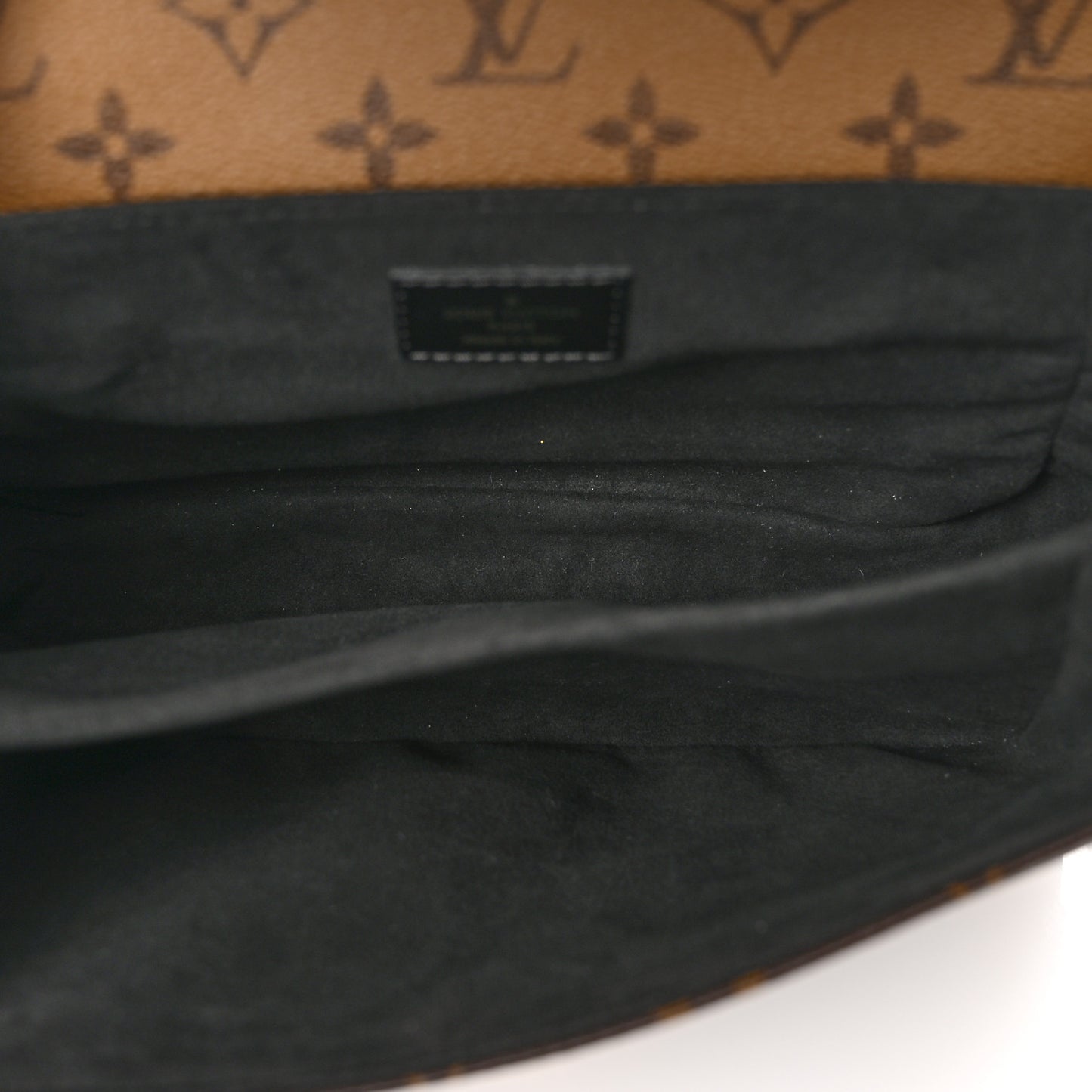 Reverse Monogram Pochette Metis