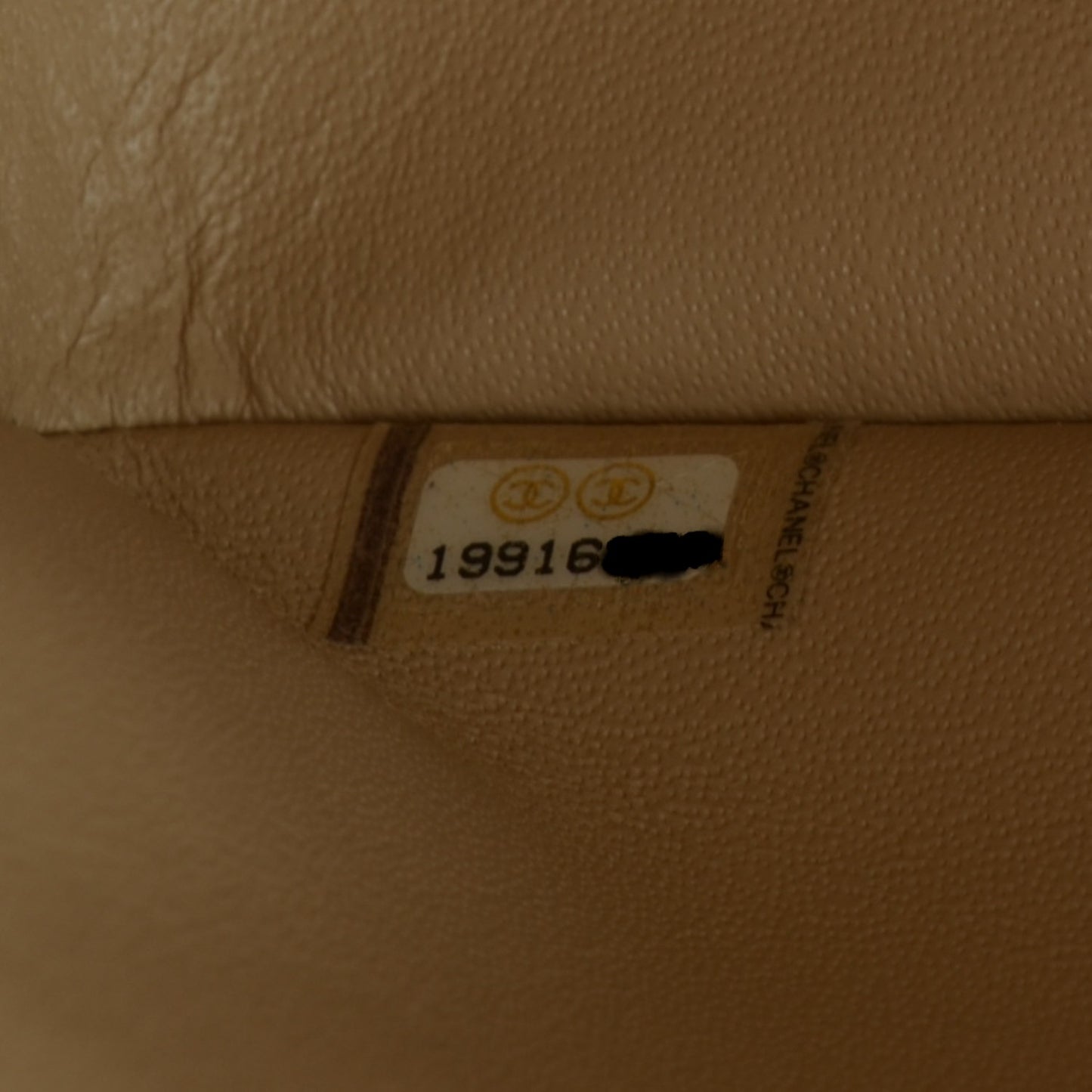 Caviar Quilted Jumbo Double Flap Beige Clair