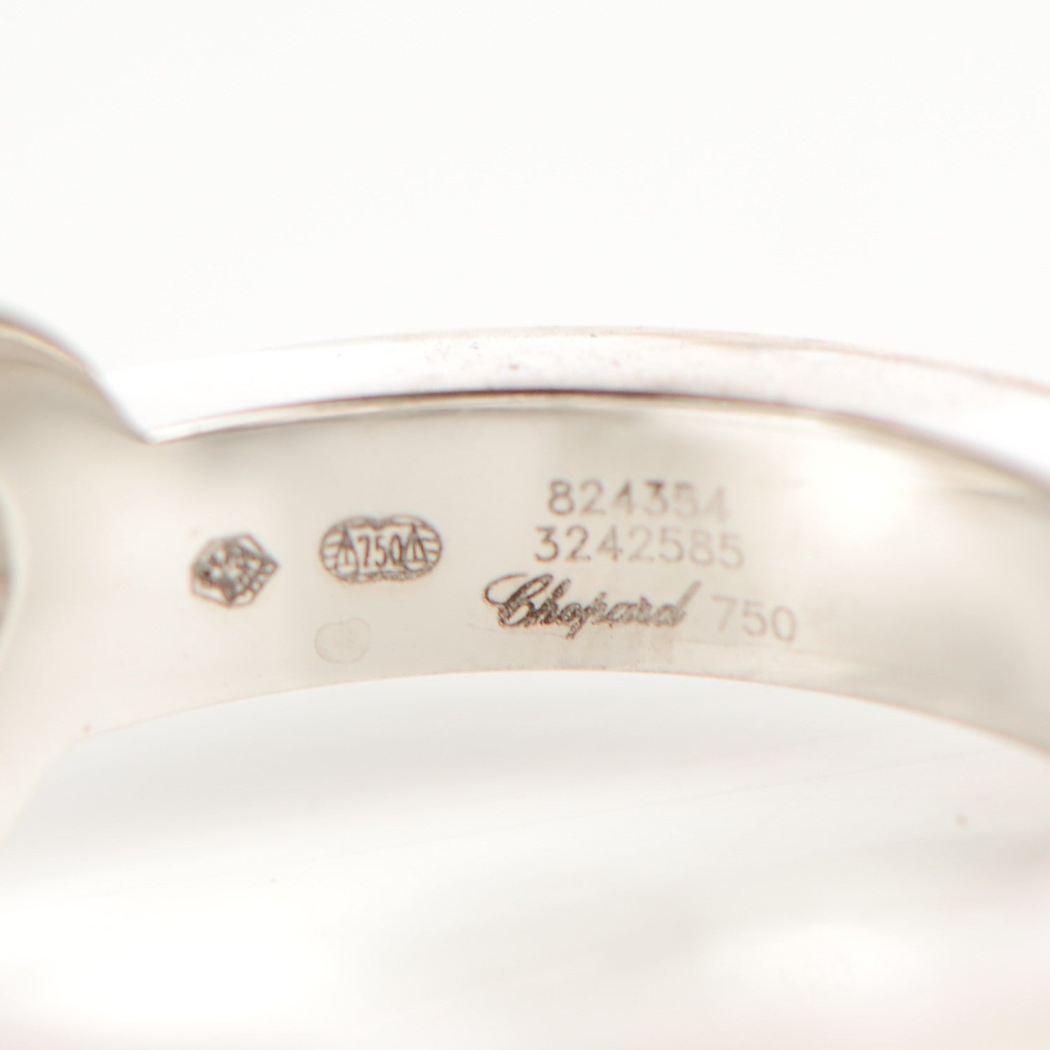 Chopard 18K White Gold Happy Diamond Heart Ring 5.5 6 of 6