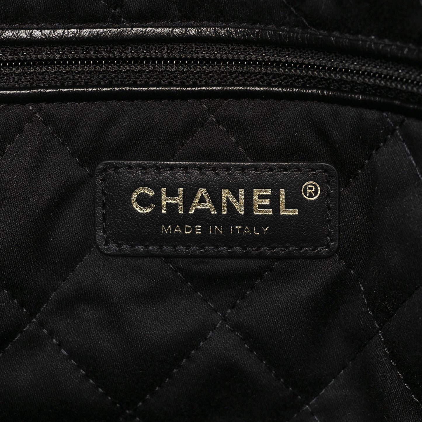 Shiny Calfskin Quilted Chanel 22 Black