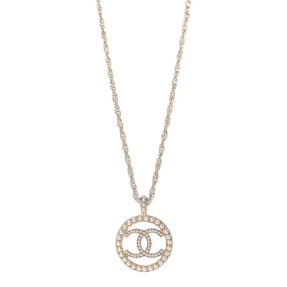 Chanel Pearl CC Round Pendant Necklace Gold 1 of 5