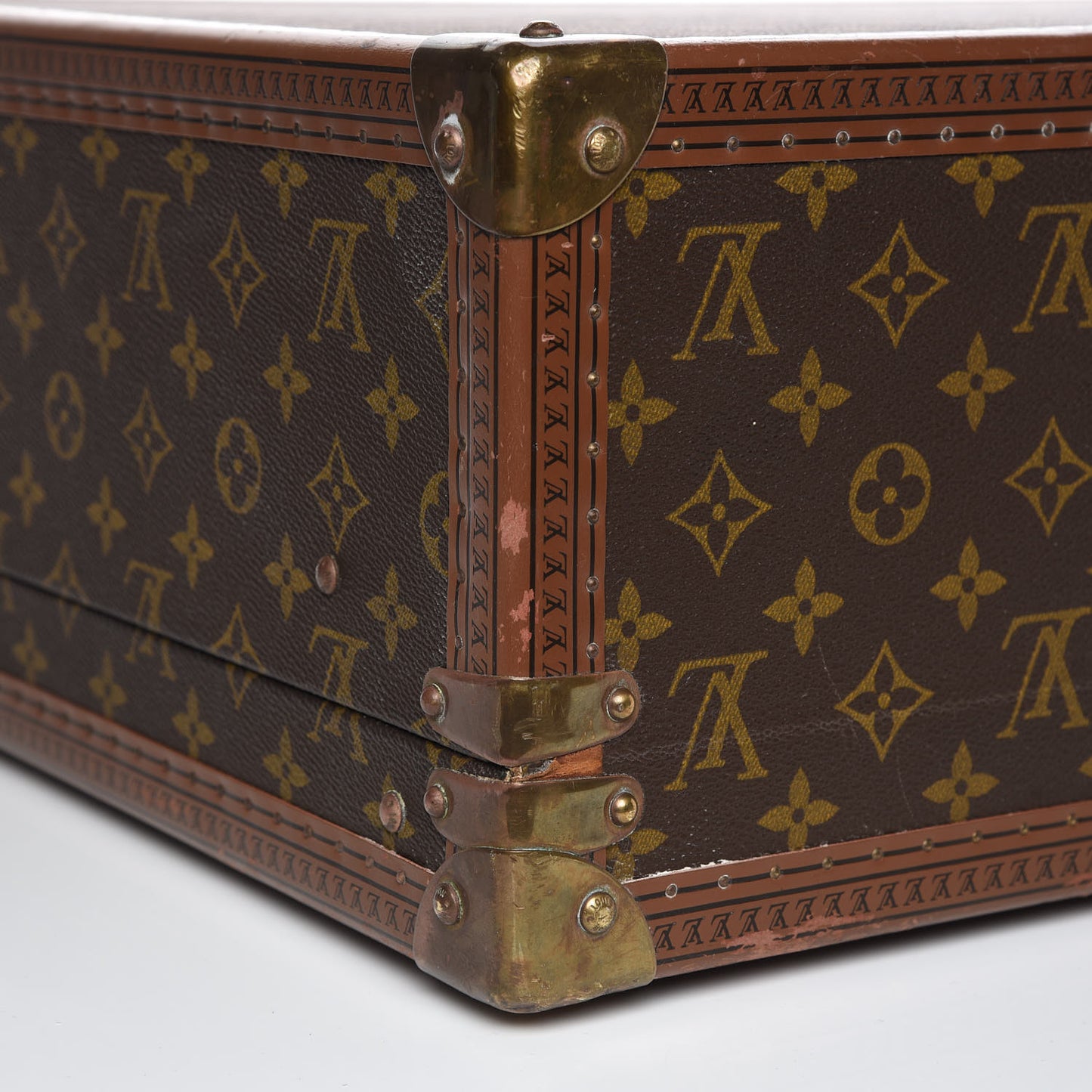Monogram Bisten 65