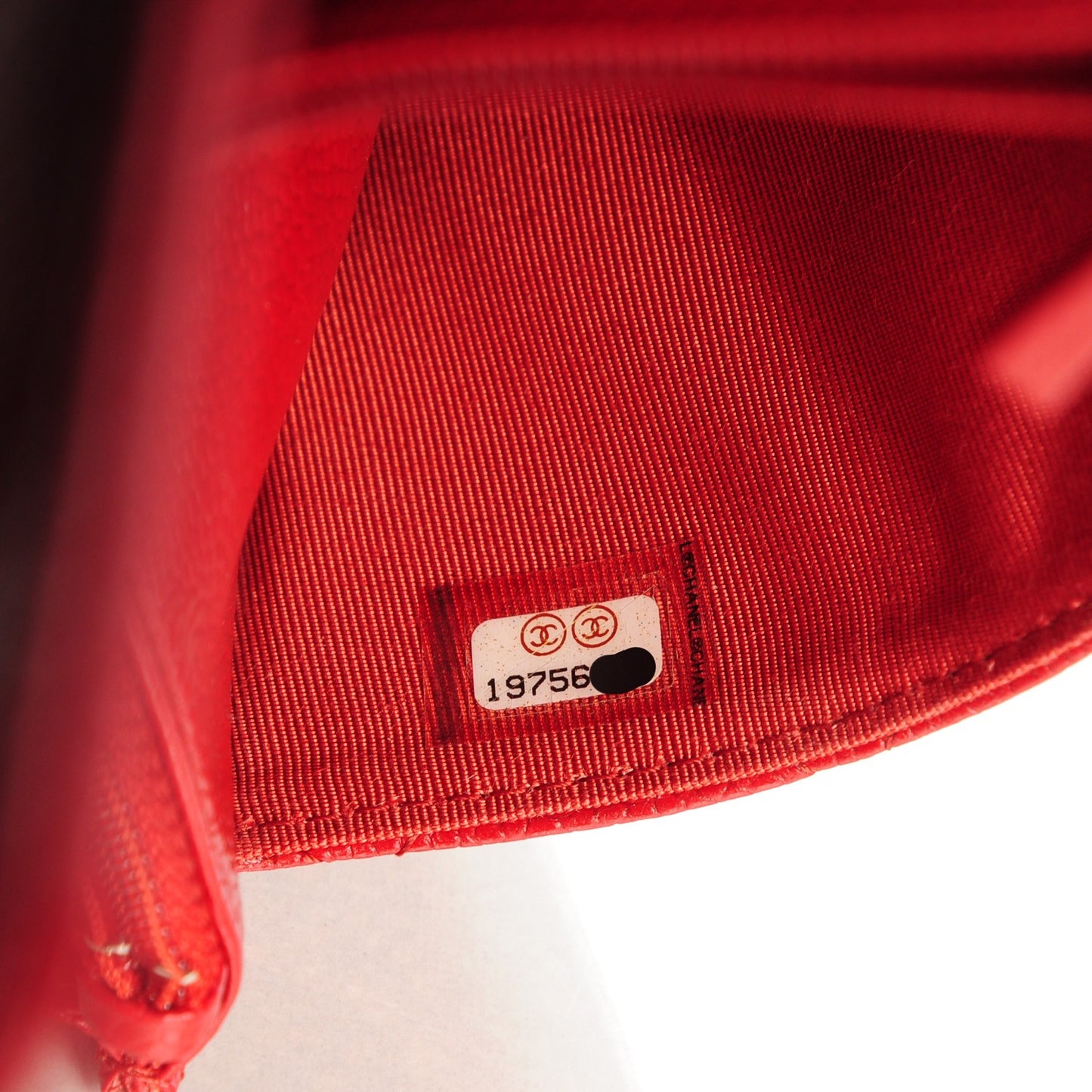 Caviar Quilted Wallet On Chain WOC Red