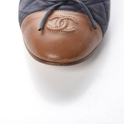 Chanel Iridescent Calfskin Quilted CC Cap Toe Ballerina Flats 37.5 Navy Tan 11 of 12