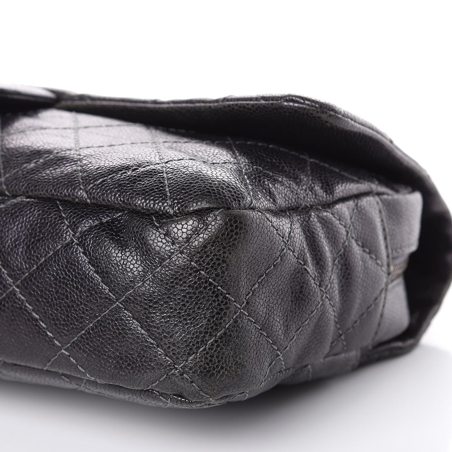 Iridescent Caviar Quilted Large Chic Flap Dark Grey