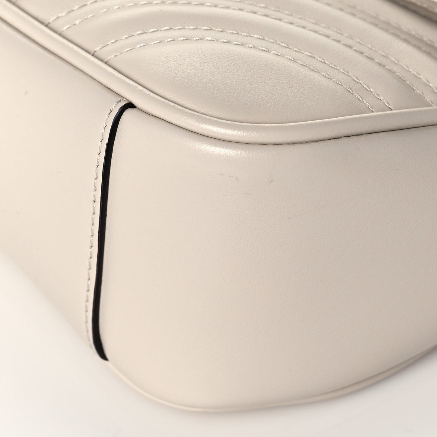 Calfskin Matelasse Small GG Marmont Shoulder Bag White