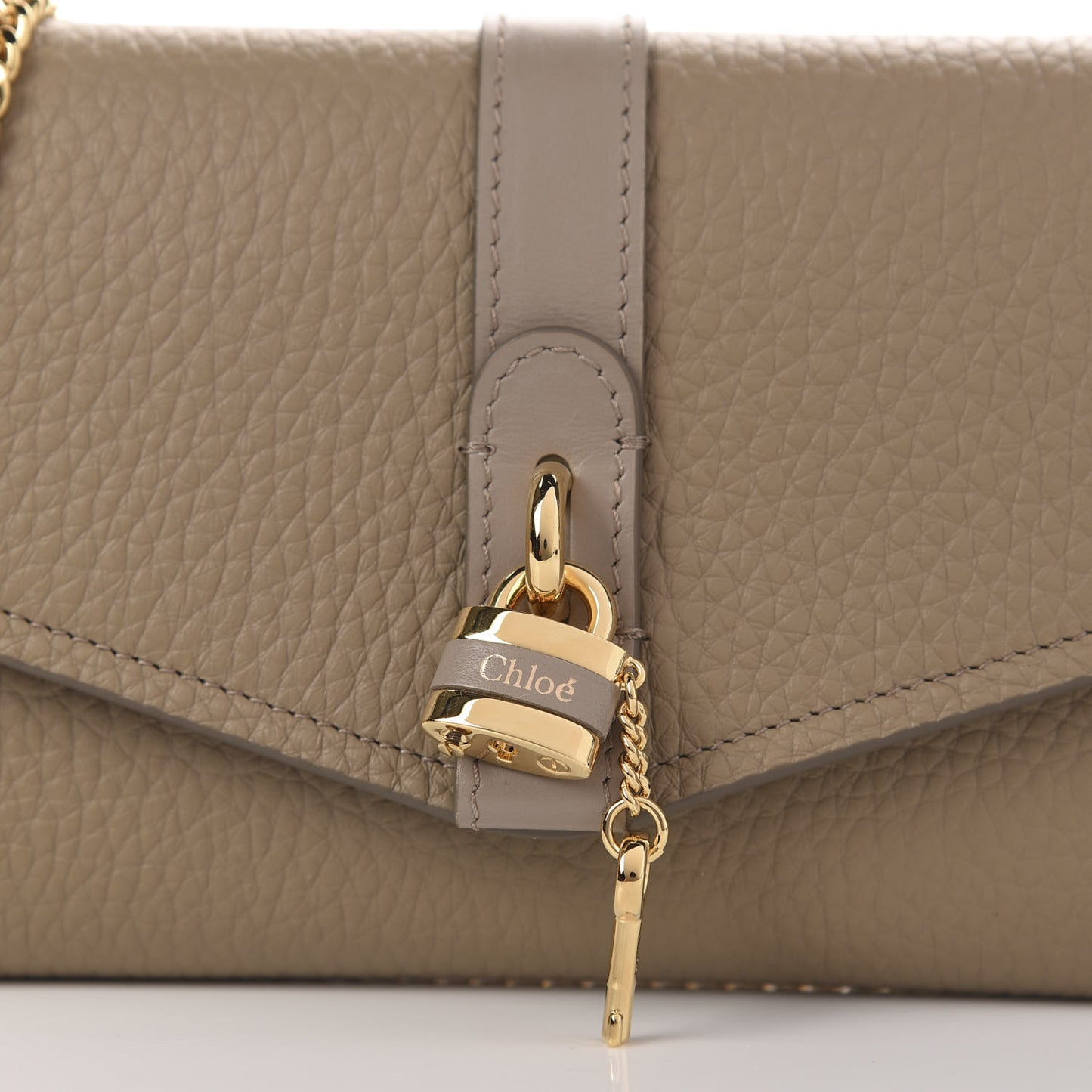 Grained Calfskin Aby Chain Wallet Motty Grey