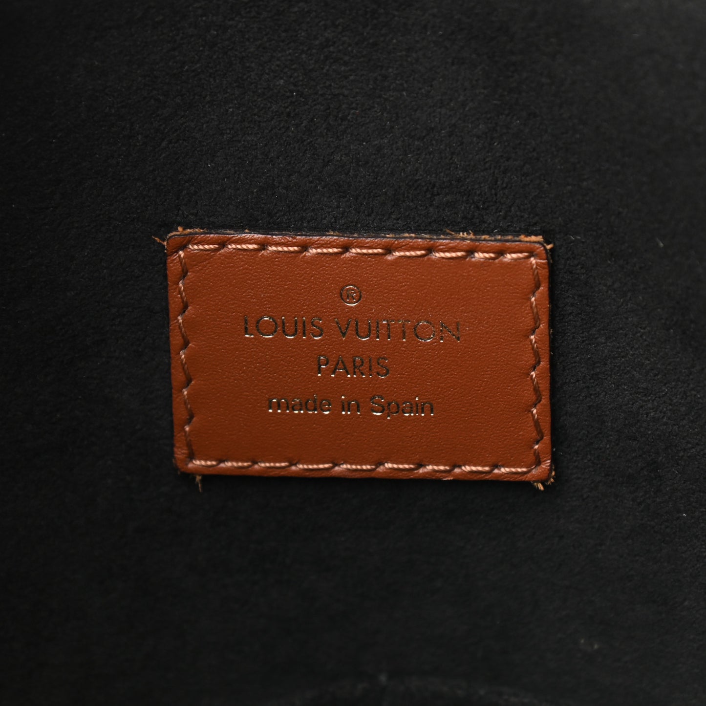 Monogram V Tote MM Black