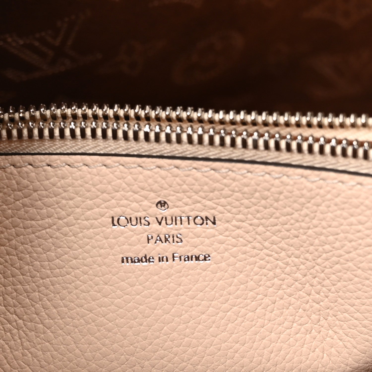 Louis Vuitton Mahina Muria Creme 6 of 10