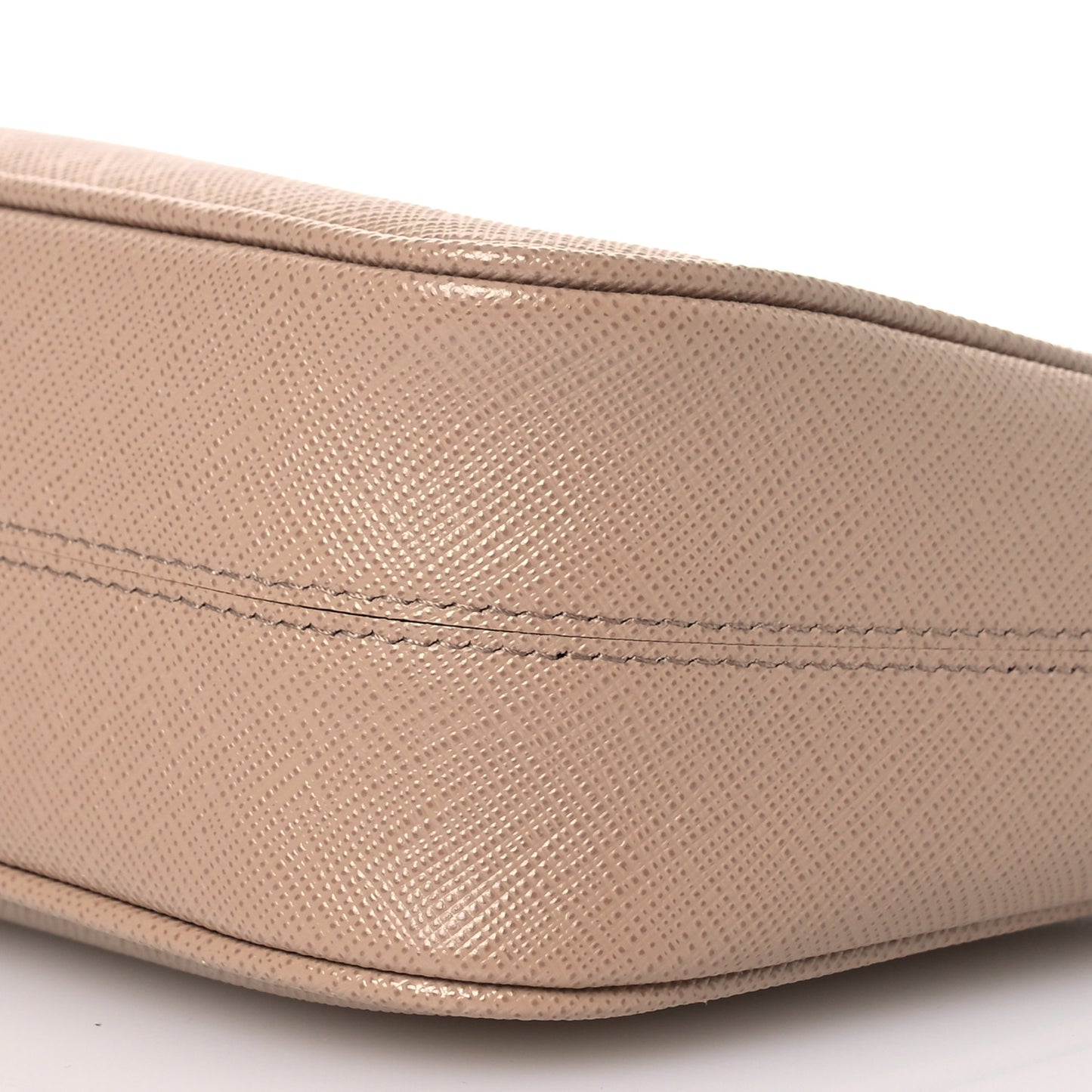 Saffiano Lux Re-Edition 2005 Shoulder Bag Cammeo