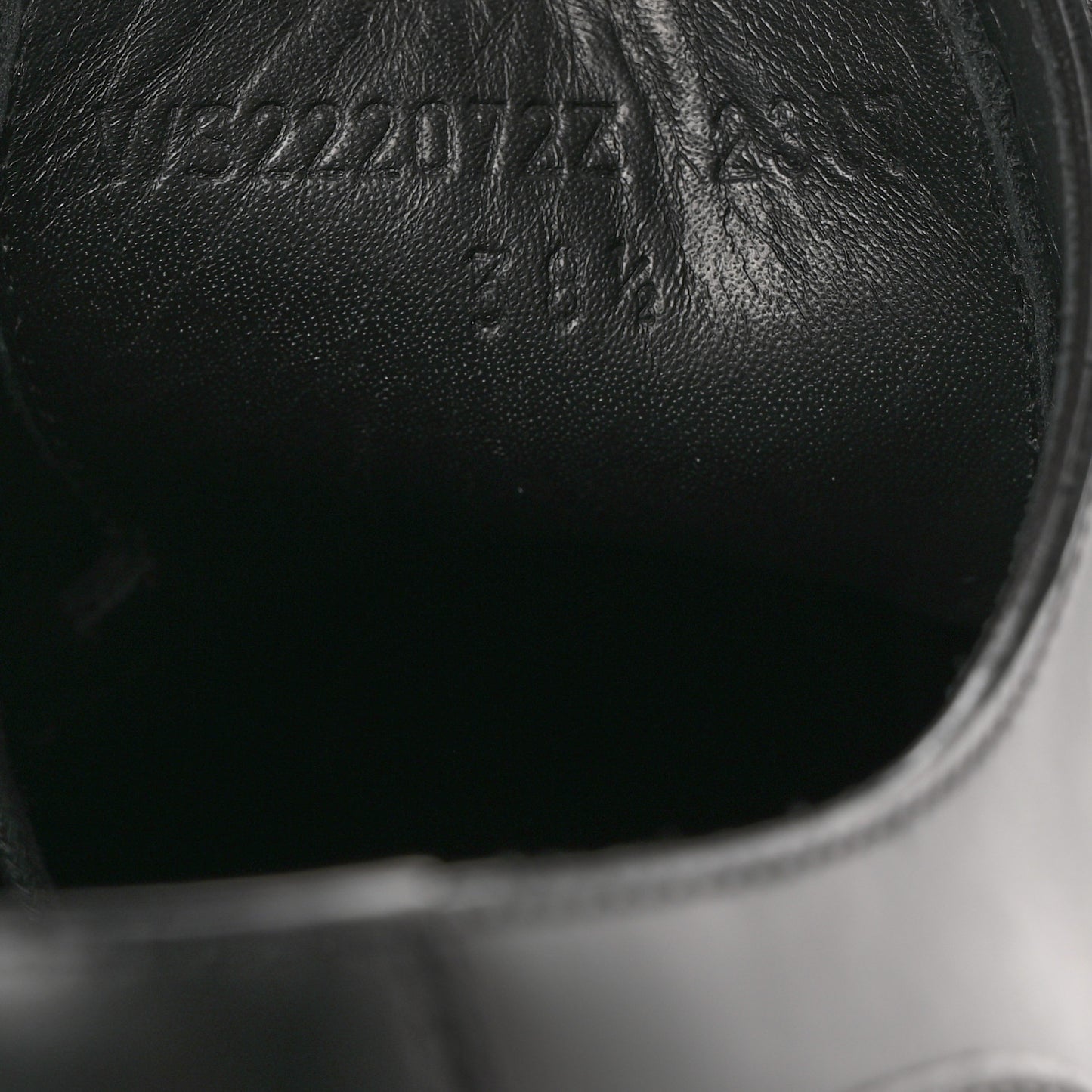 Glossed Calfskin First Oxford 38.5 Black