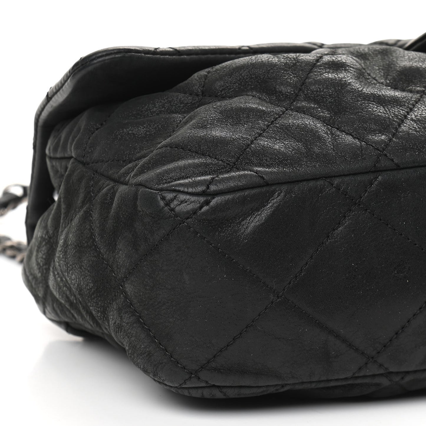 Iridescent Calfskin Large Chic Quilt Flap Black