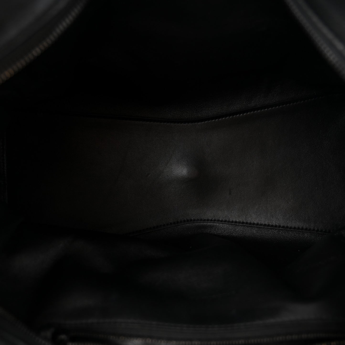 Grained Calfskin Neo Classic Black Hardware Medium City Black