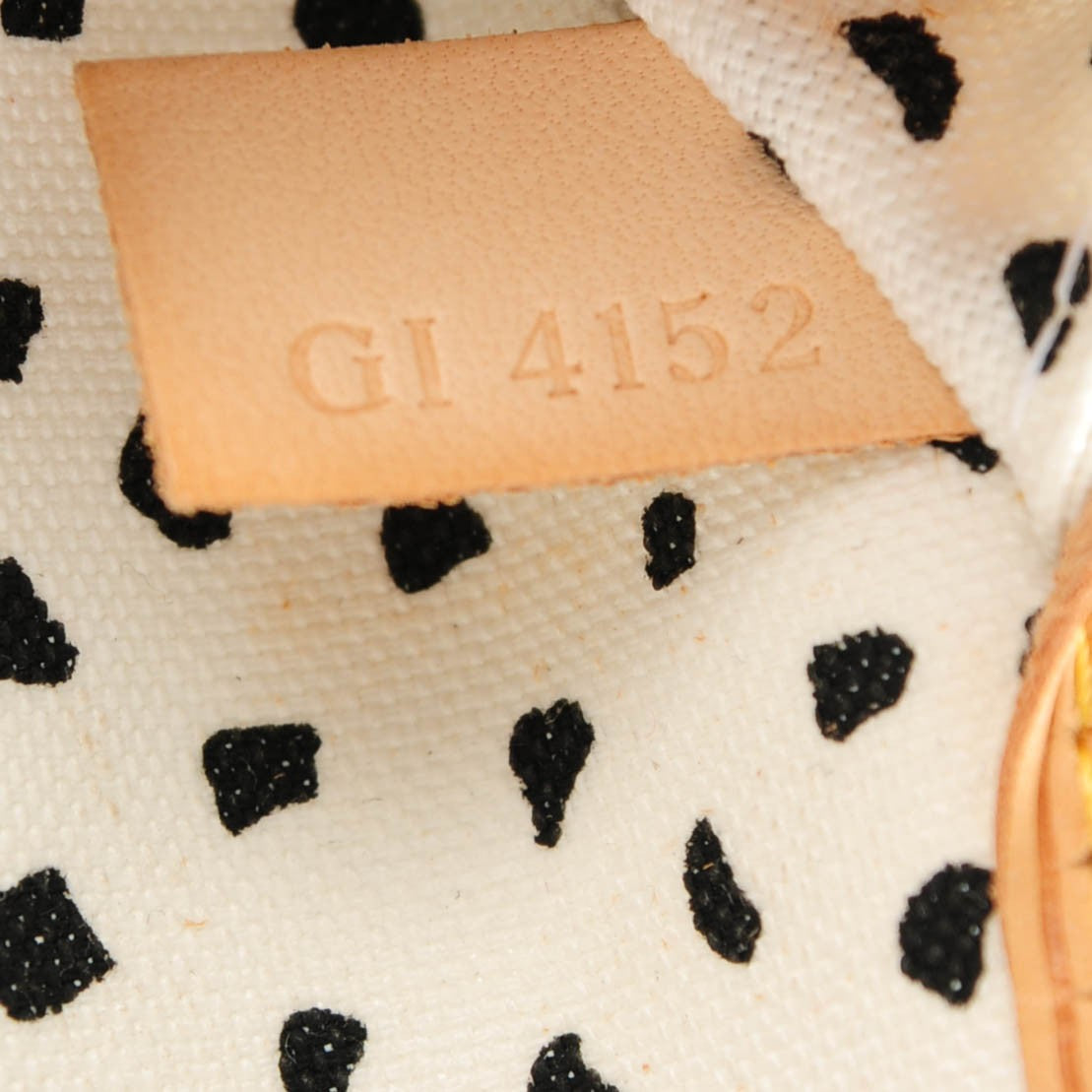 Monogram Kusama Waves Neverfull MM White