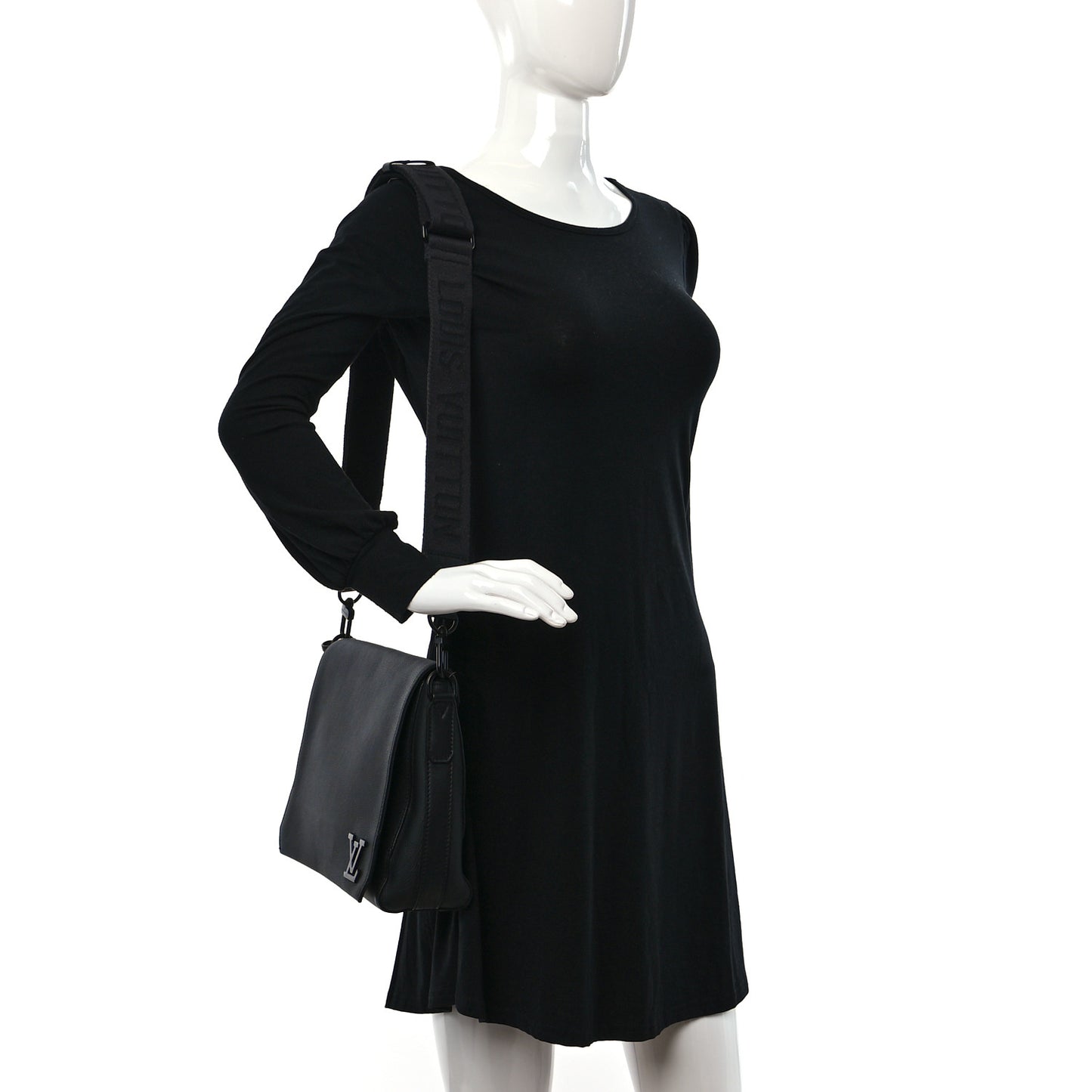 Calfskin Aerogram Messenger Black