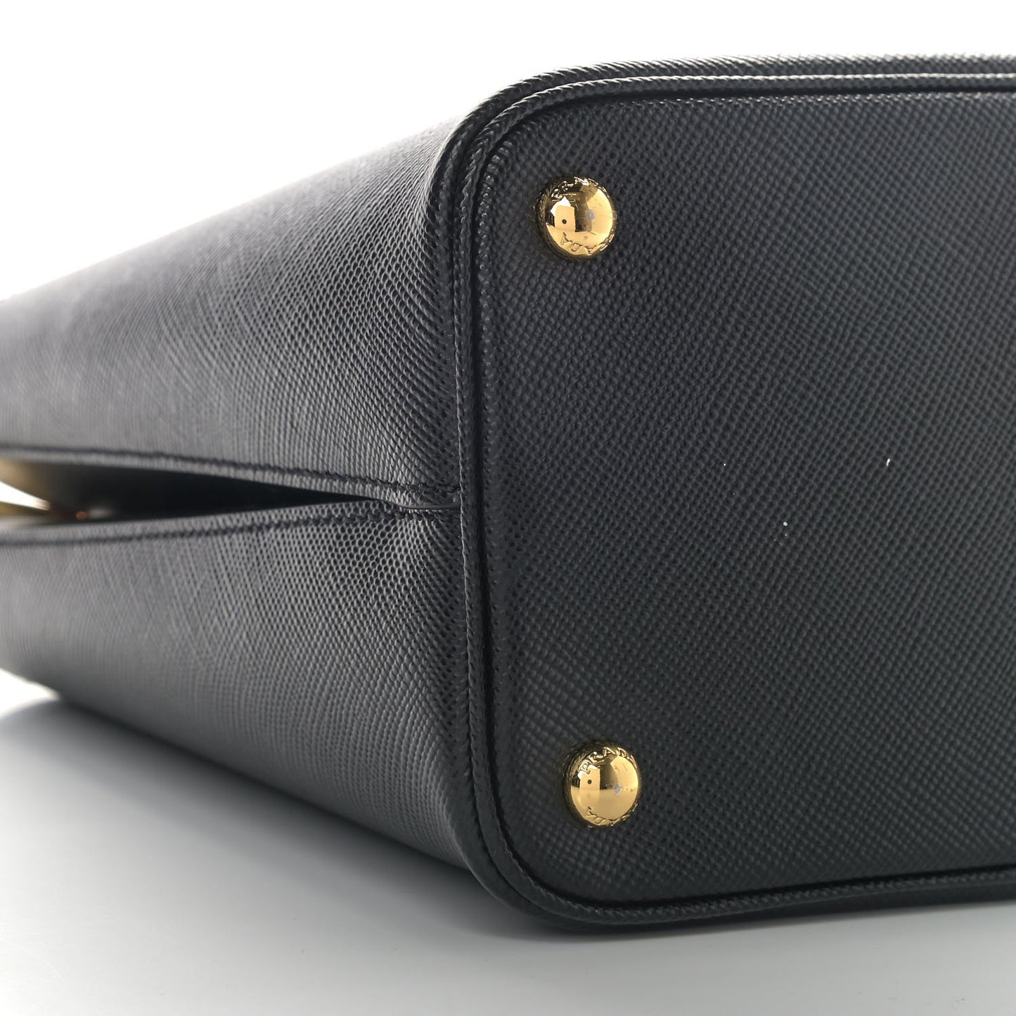 Saffiano Cuir Medium Panier Bucket Bag Black Fuoco