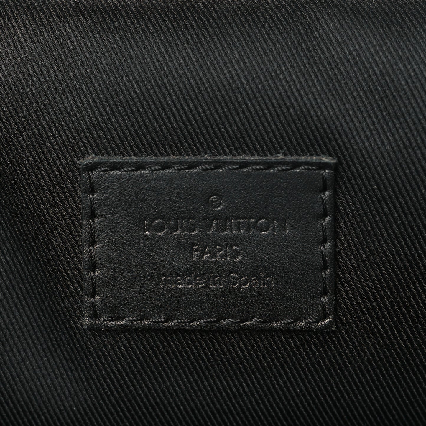 Damier Infini District Messenger Onyx