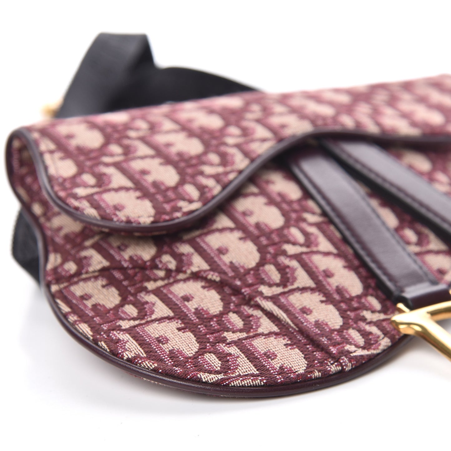Oblique Saddle Pouch Bordeaux