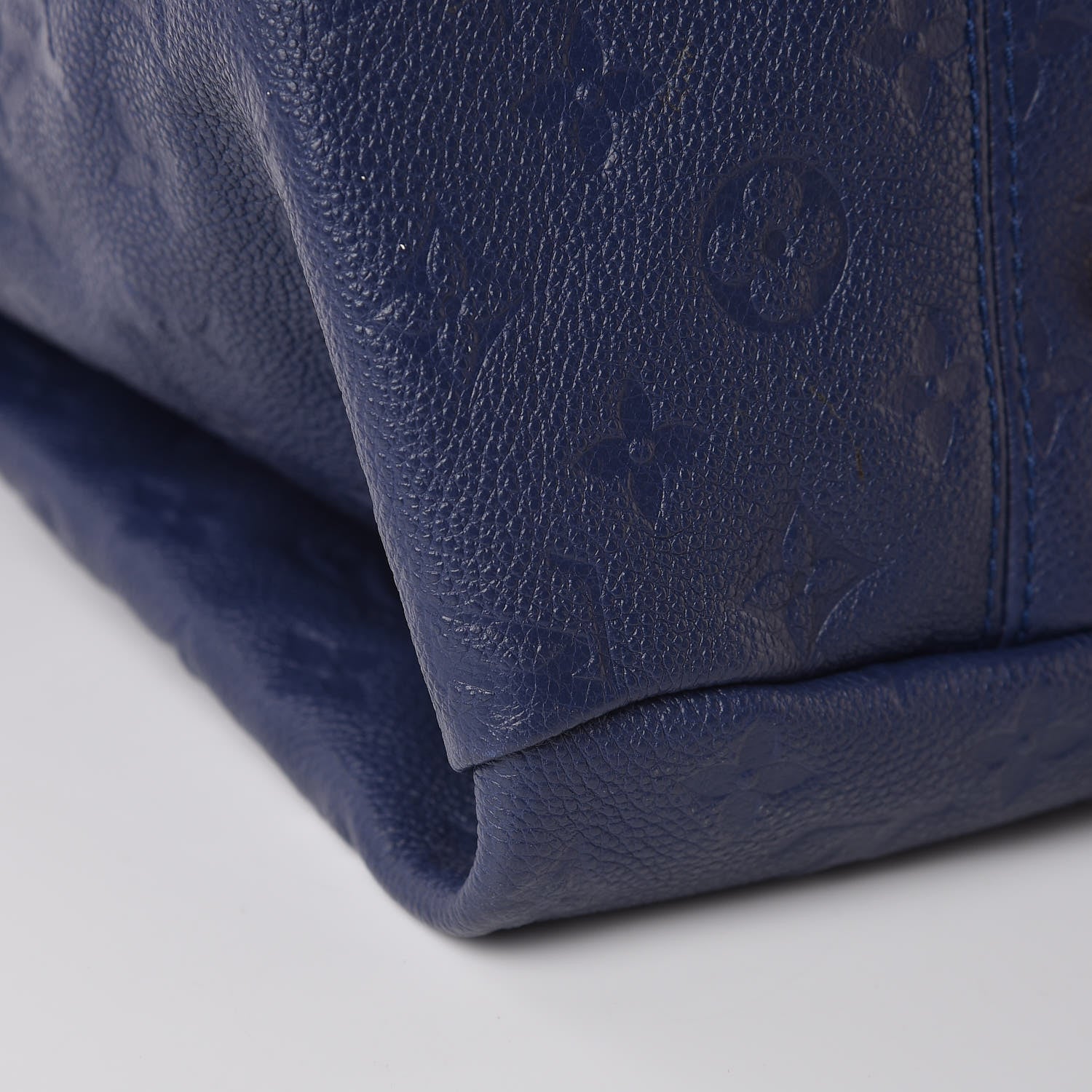 Louis Vuitton Empreinte Artsy MM Celeste 8 of 10