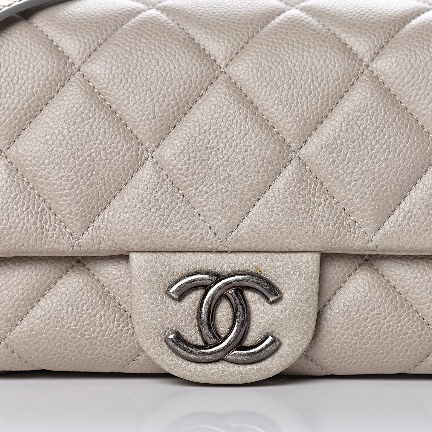 Caviar Quilted Coco Casual Flap Light Beige