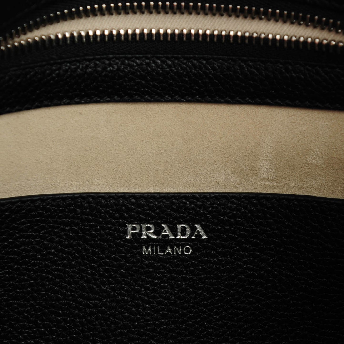 Vitello Daino Shoulder Bag Nero Black