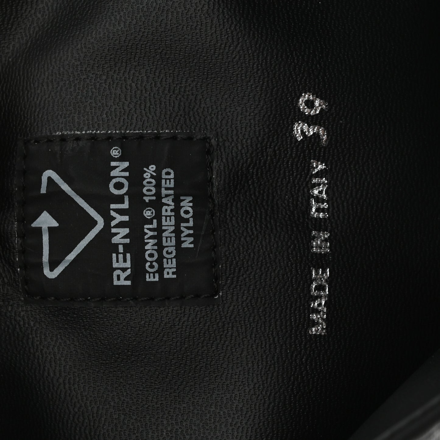 Spazzolato Rois Re-Nylon Metal Triangle Logo Monolith Pouch Pocket 55mm Tall Boots 39 Black
