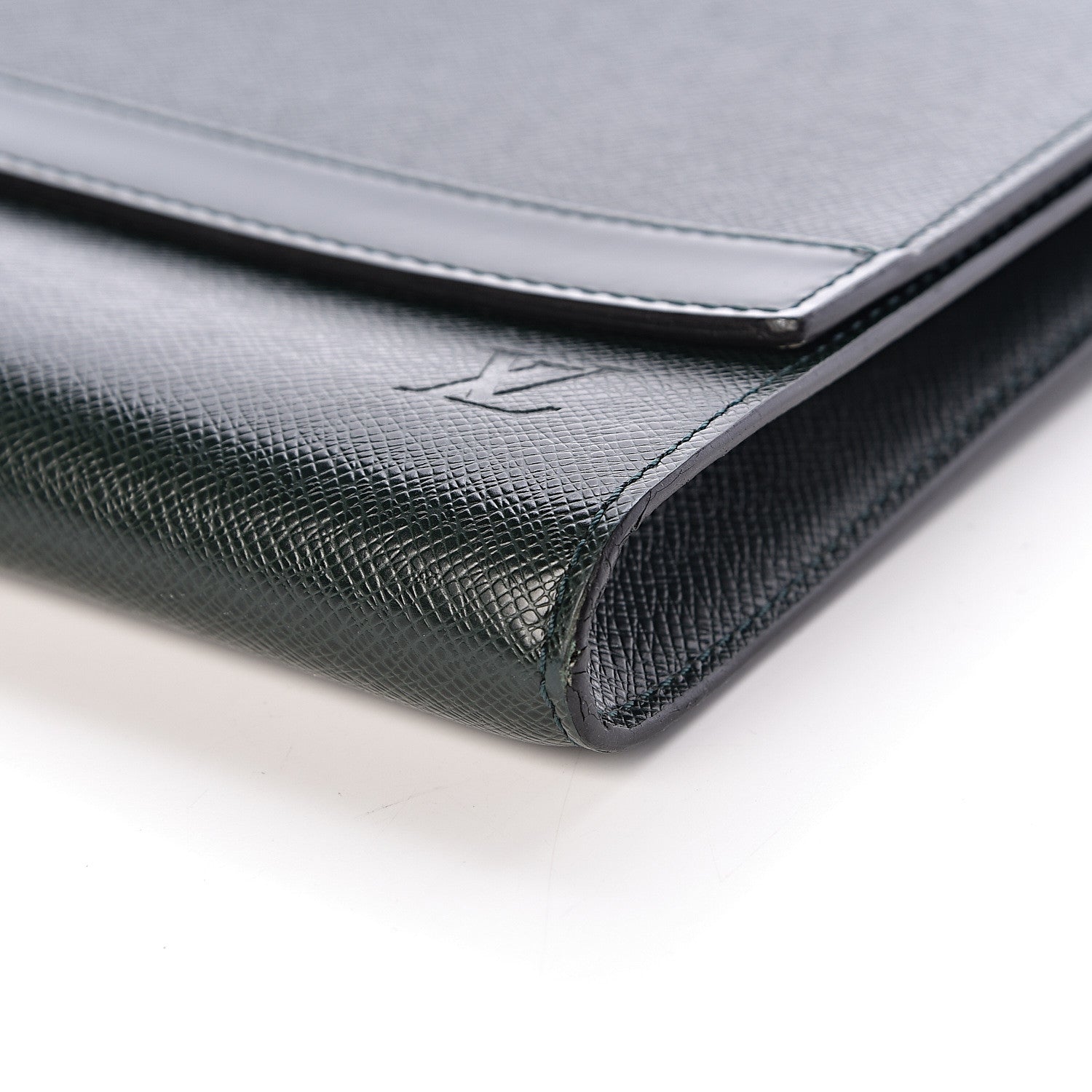 Louis Vuitton Taiga Pochette Volga Portfolio Epicea 12 of 12