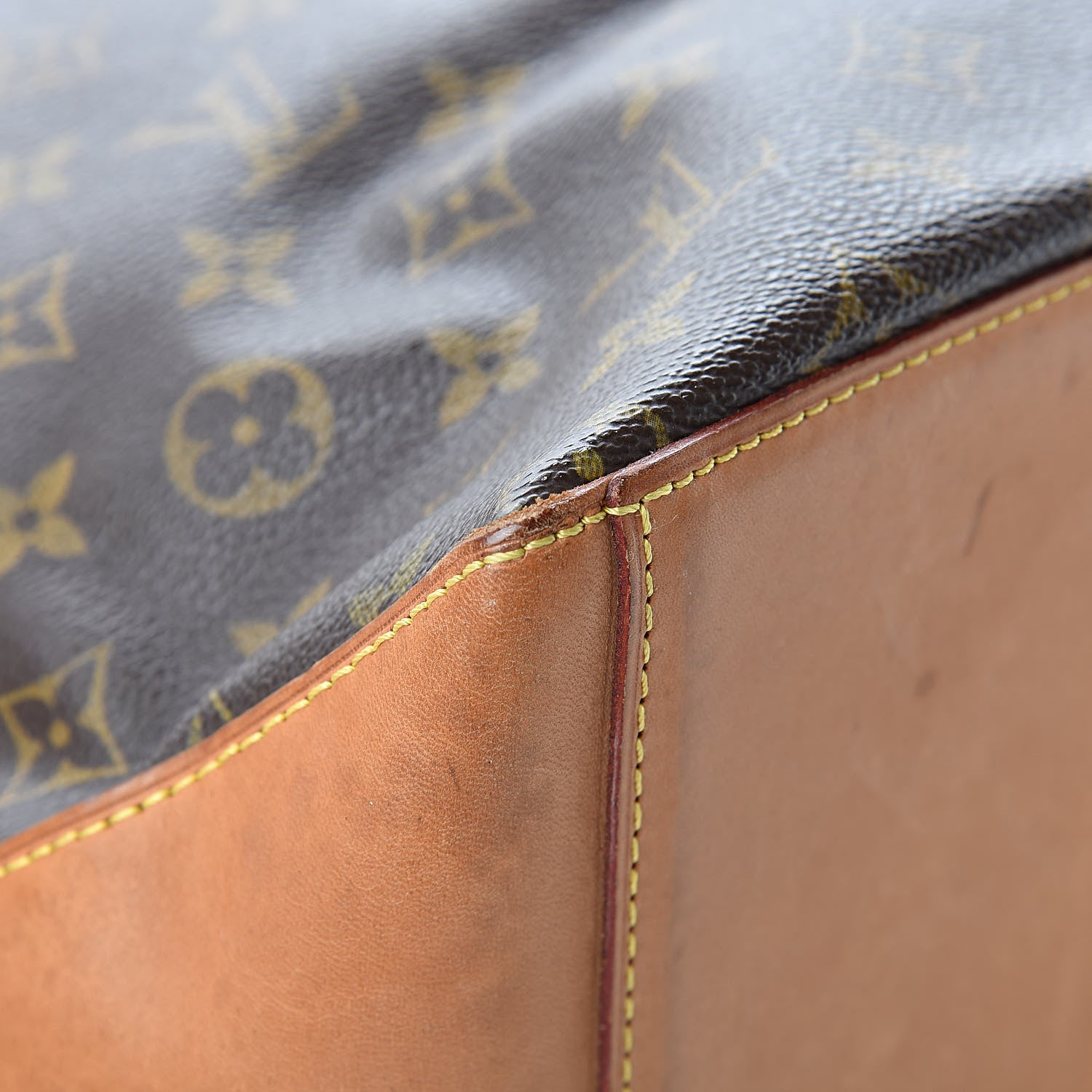Louis Vuitton Monogram Cabas Mezzo 12 of 16