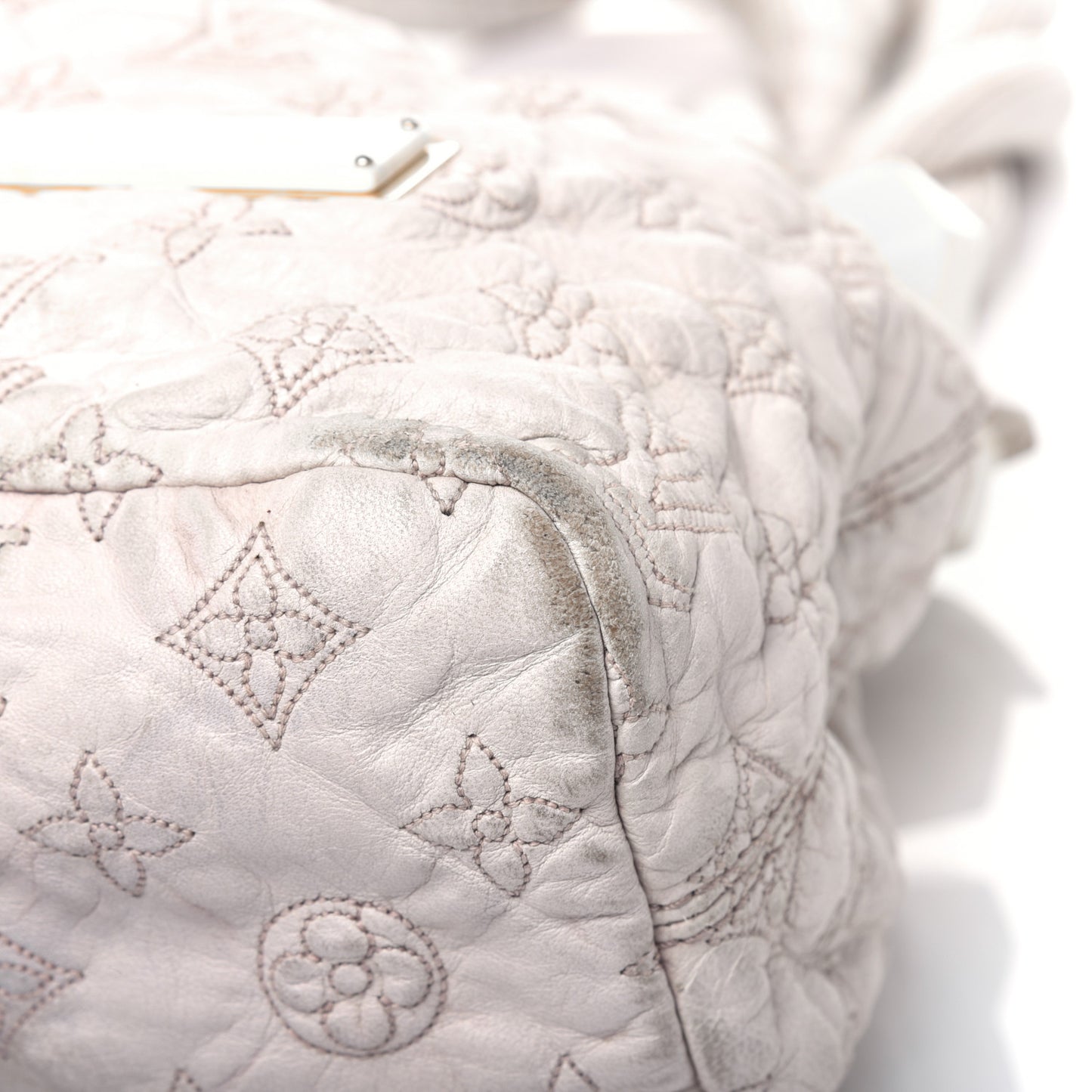 Lambskin Olympe Stratus PM Ecru