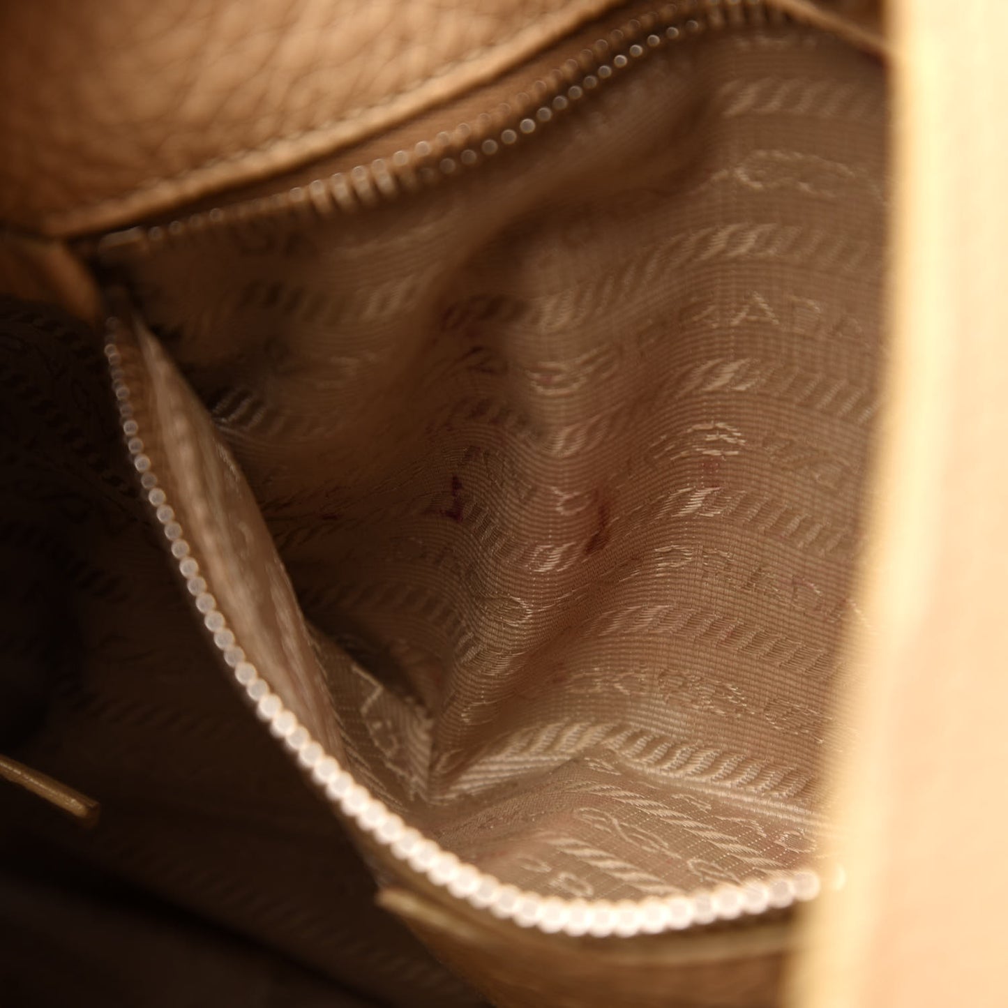 Vitello Daino Shoulder Bag Sabbia