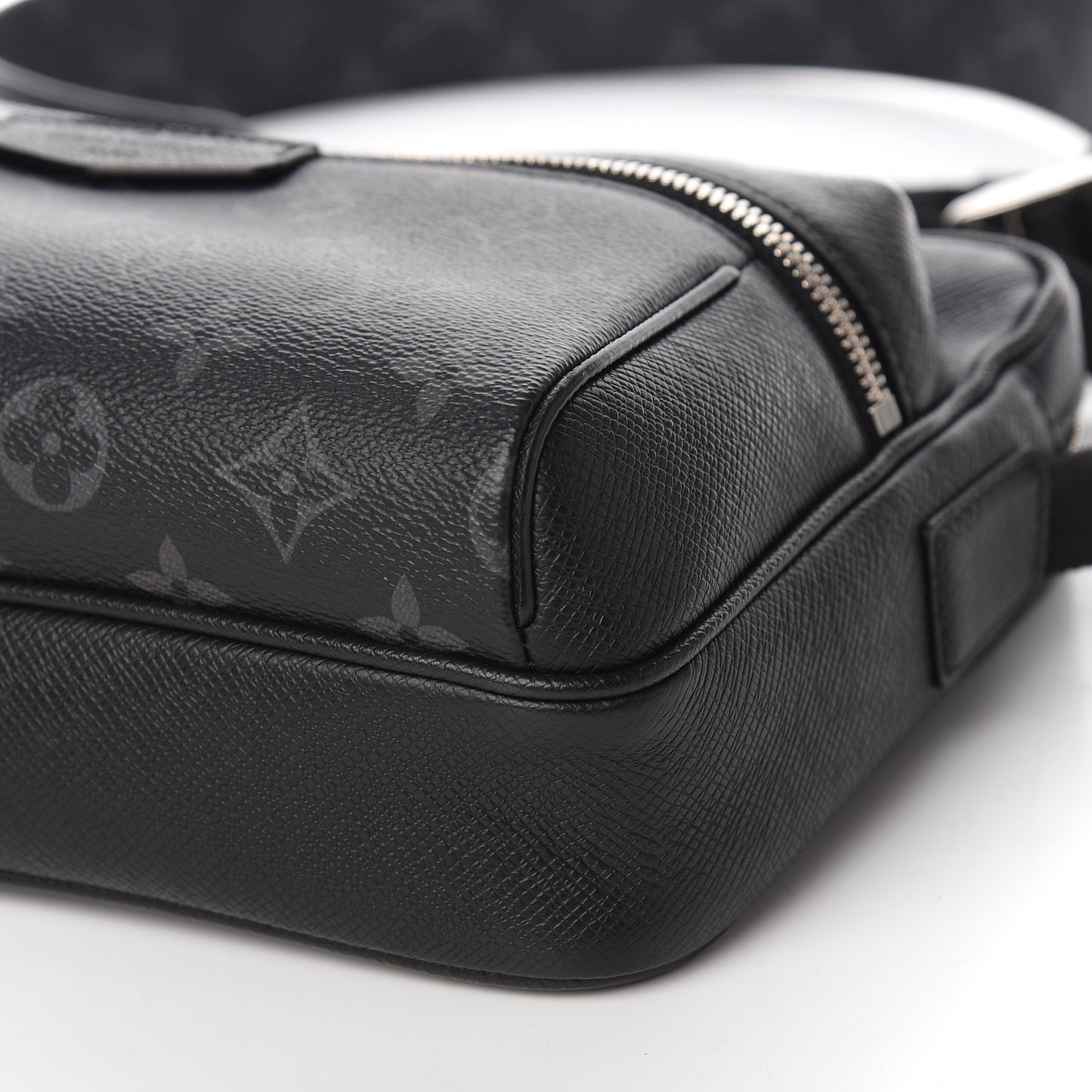 Taiga Monogram Eclipse Outdoor Messenger Black