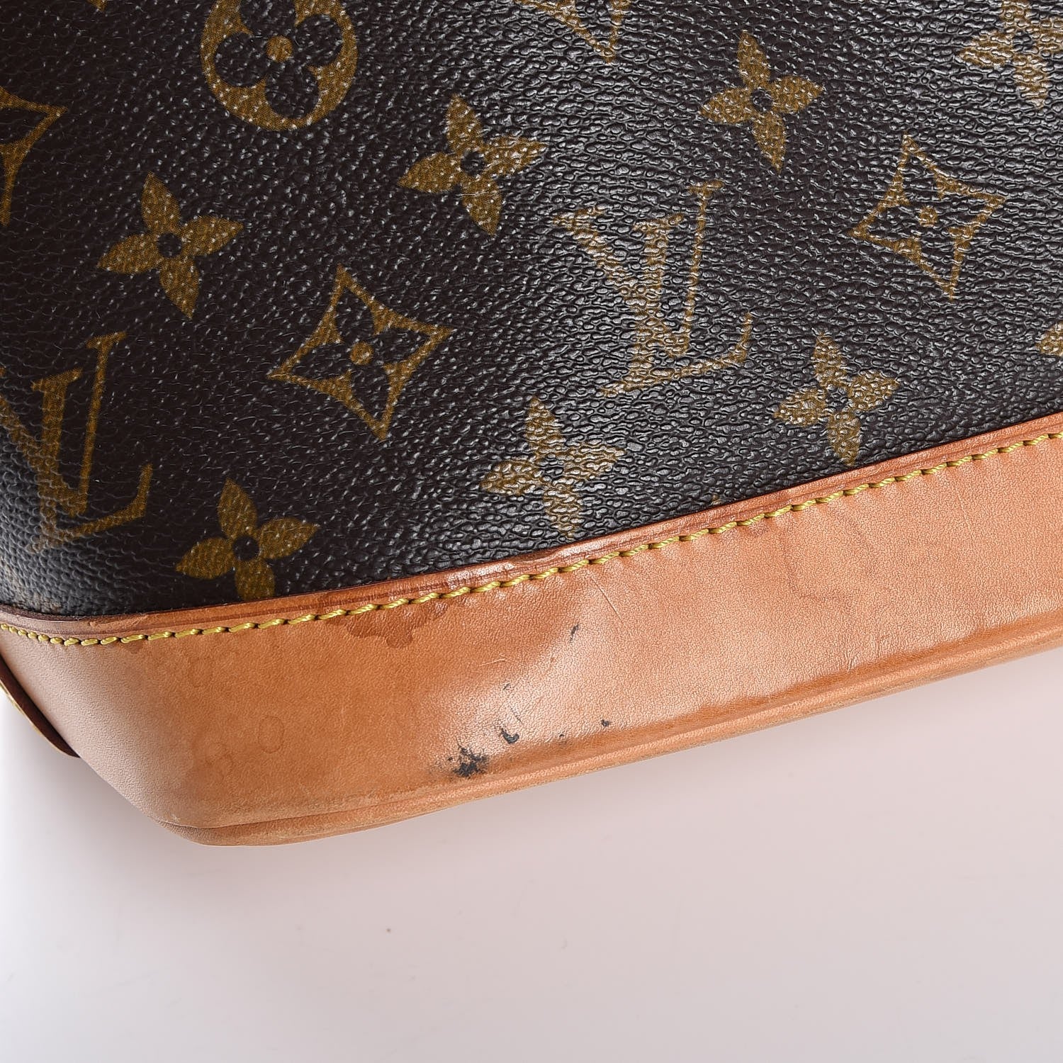 Louis Vuitton Monogram Alma PM 17 of 18