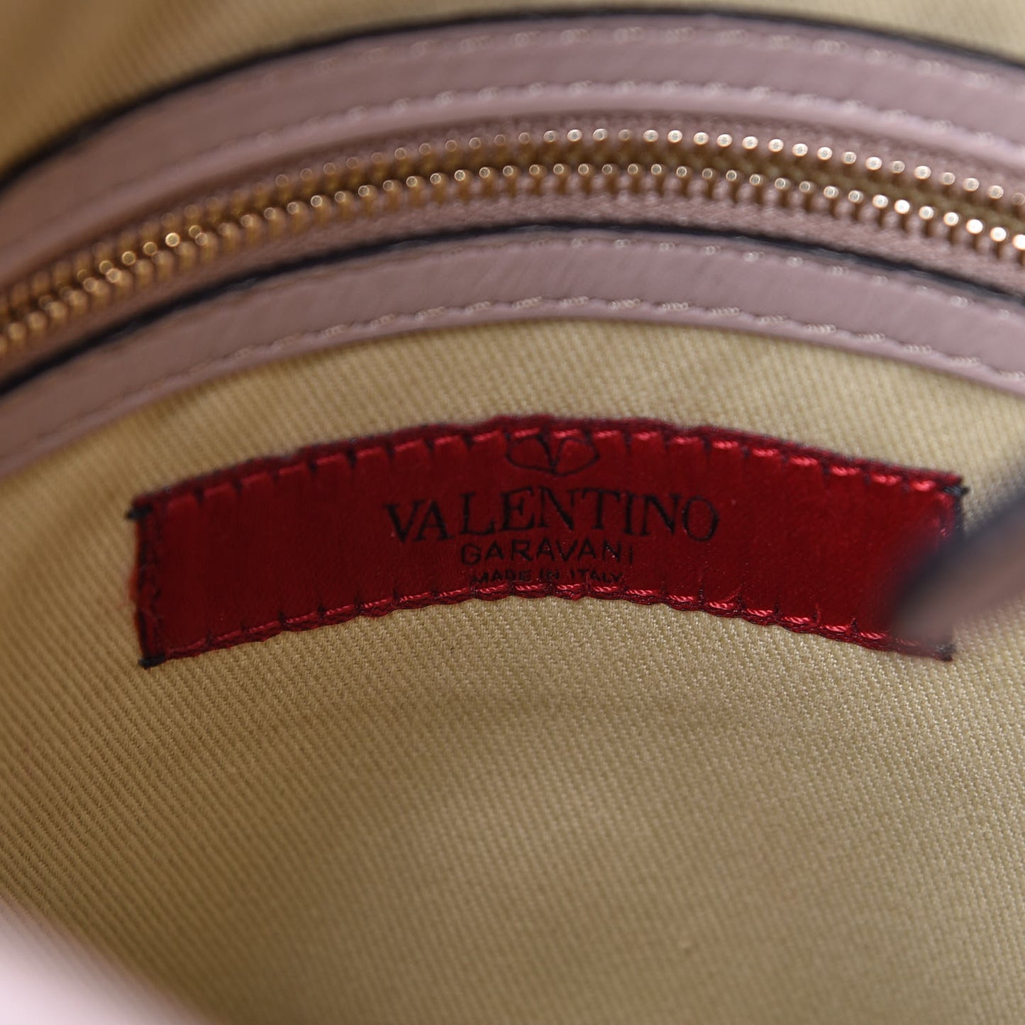 Vitello Rockstud Shopper Tote Poudre