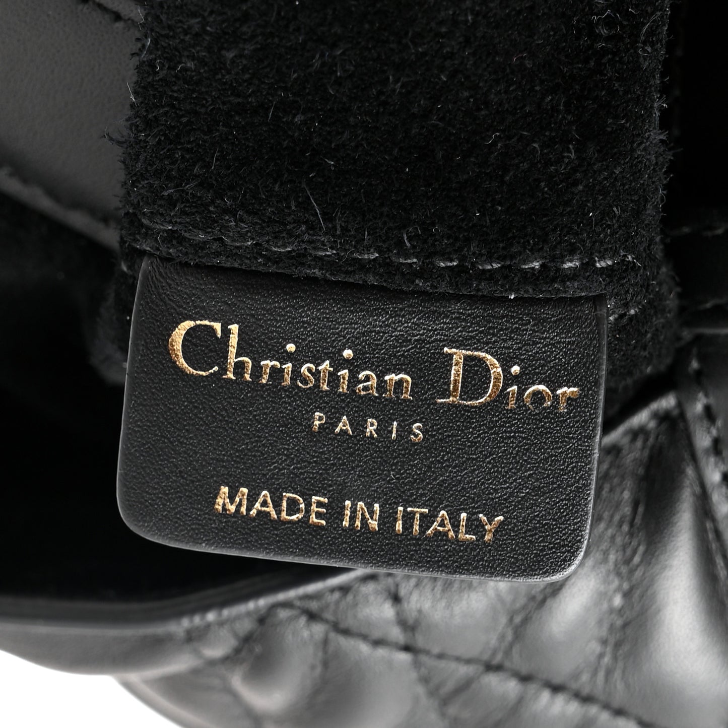 Calfskin Macrocannage Medium Toujours Black