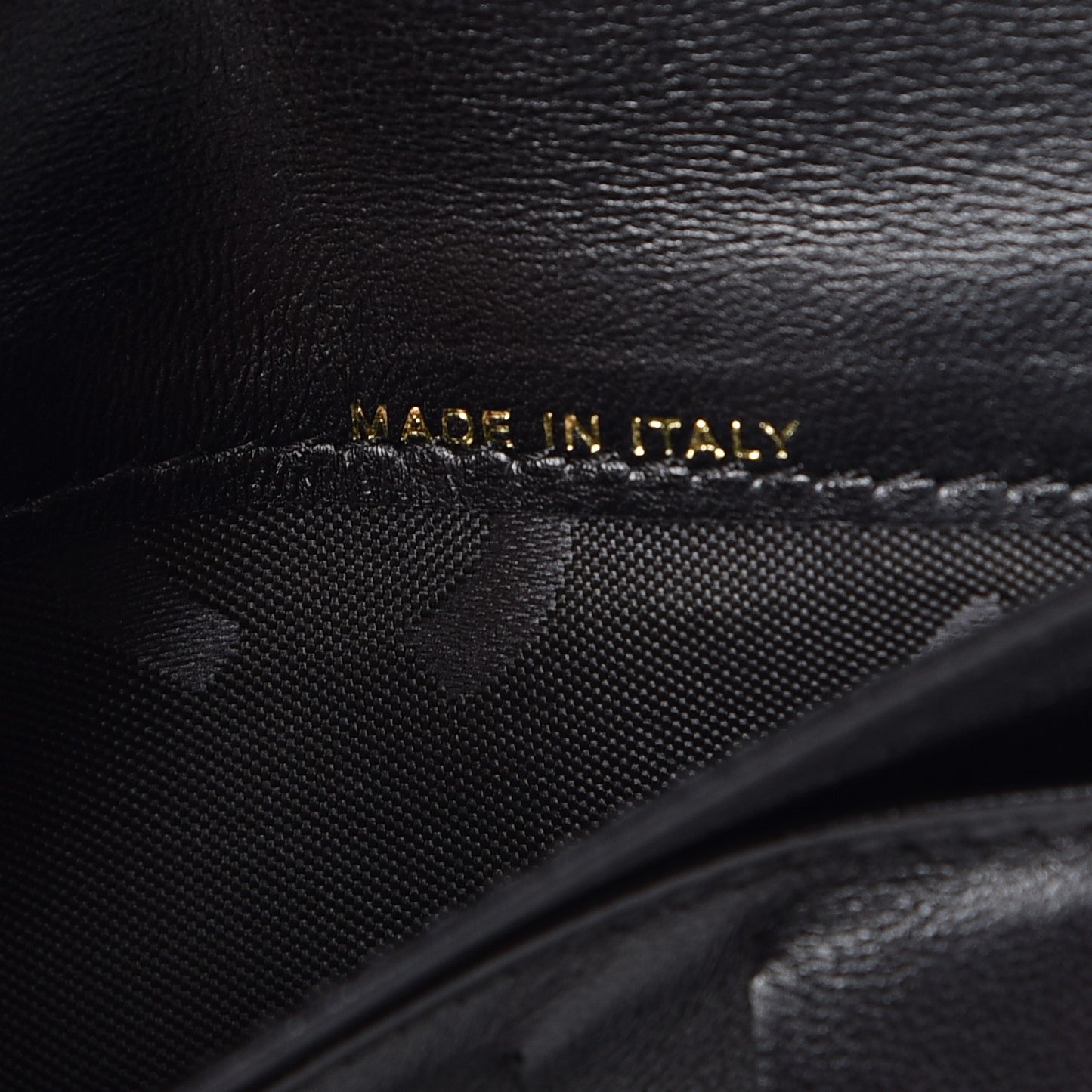 Caviar Timeless CC Yen Wallet Black