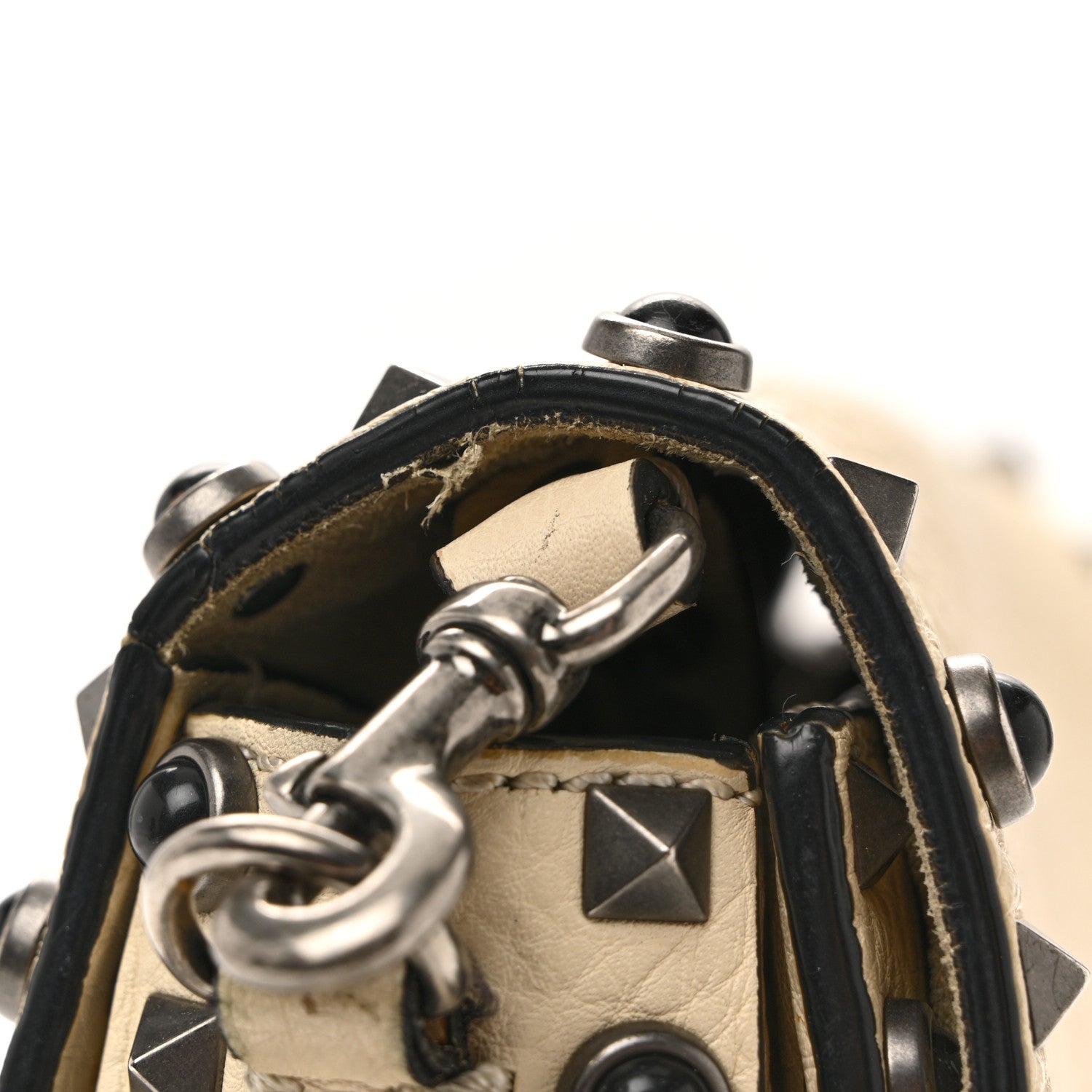 Valentino Garavani Pebbled Calfskin Onyx Medium Guitar Strap Rockstud Rolling Flap Saddle Bag Ivory 11 of 14