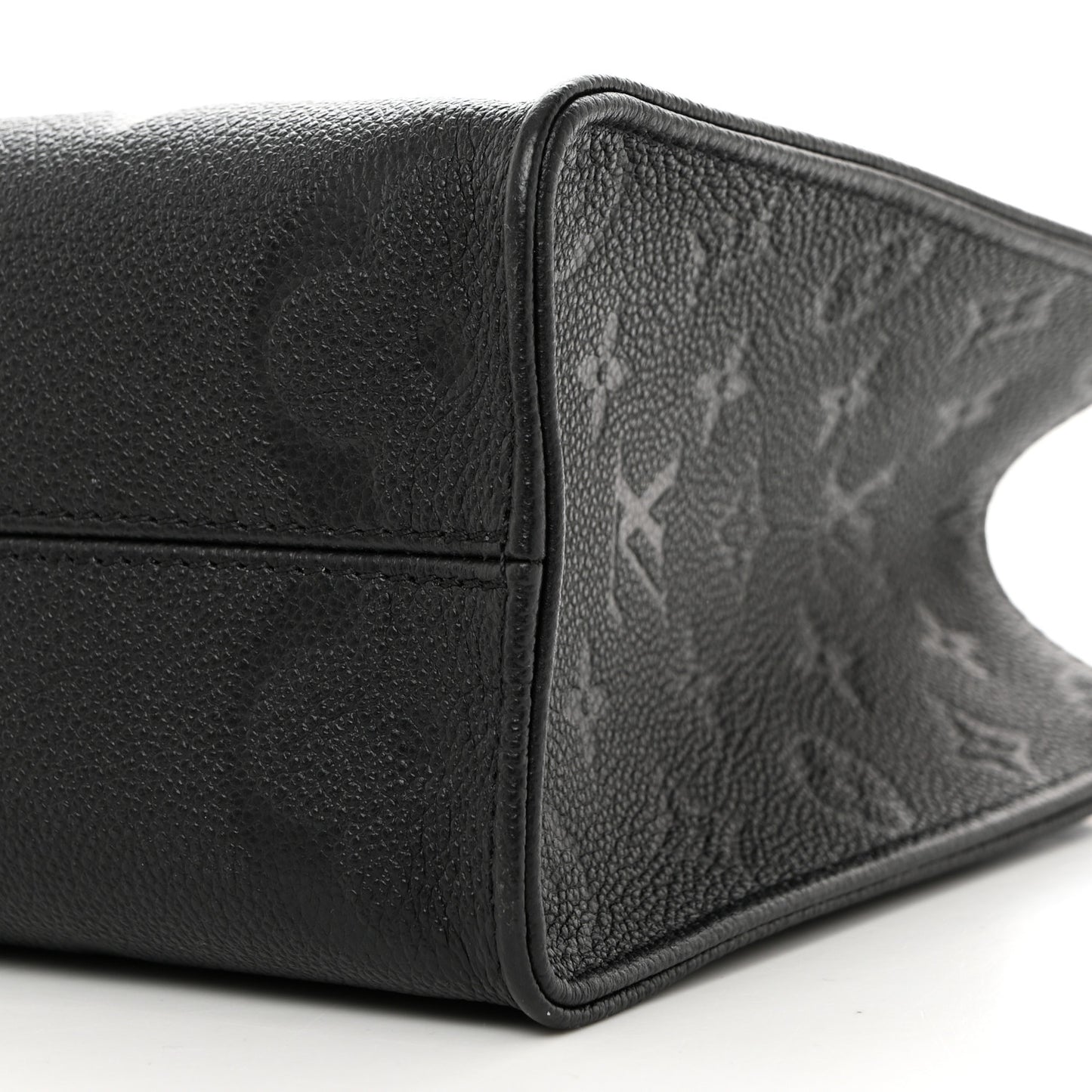 LOUIS VUITTON Empreinte Monogram Giant Onthego PM Black