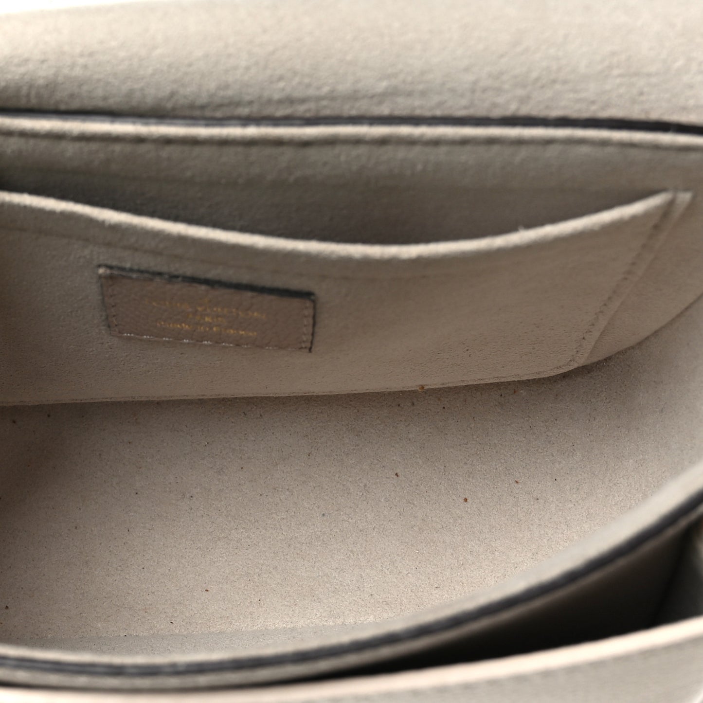 Grained Calfskin Lockme Tender Greige