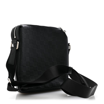 Louis Vuitton Damier Infini Discovery Messenger BB Onyx 3 of 10
