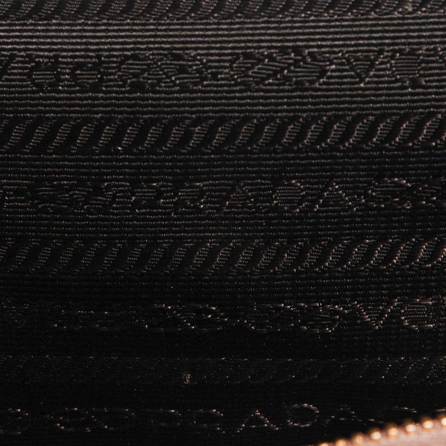 Saffiano Lux Medium Promenade Tote Argilla