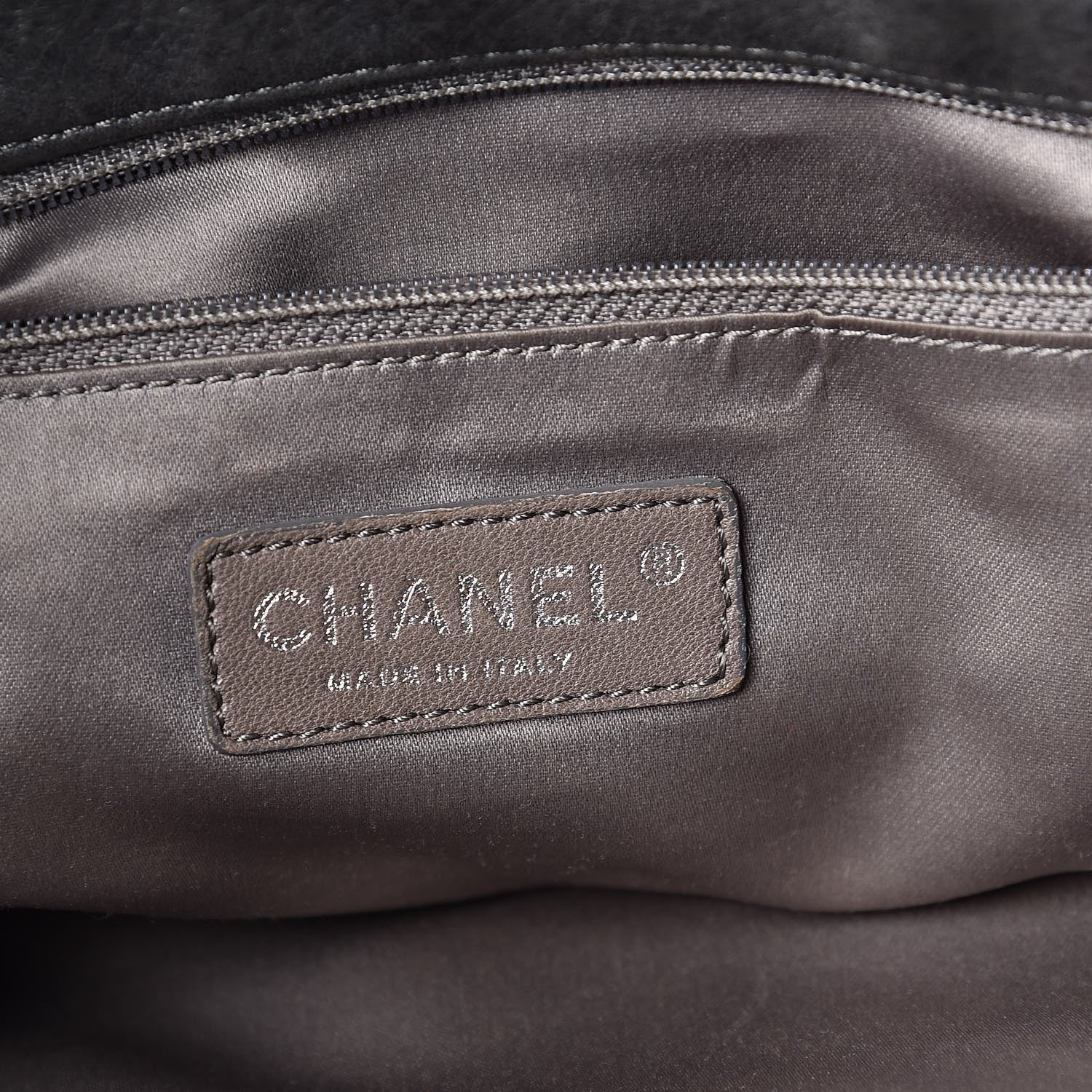 Chanel Iridescent Calfskin Bubble Quilt Hobo Grey 6 of 10