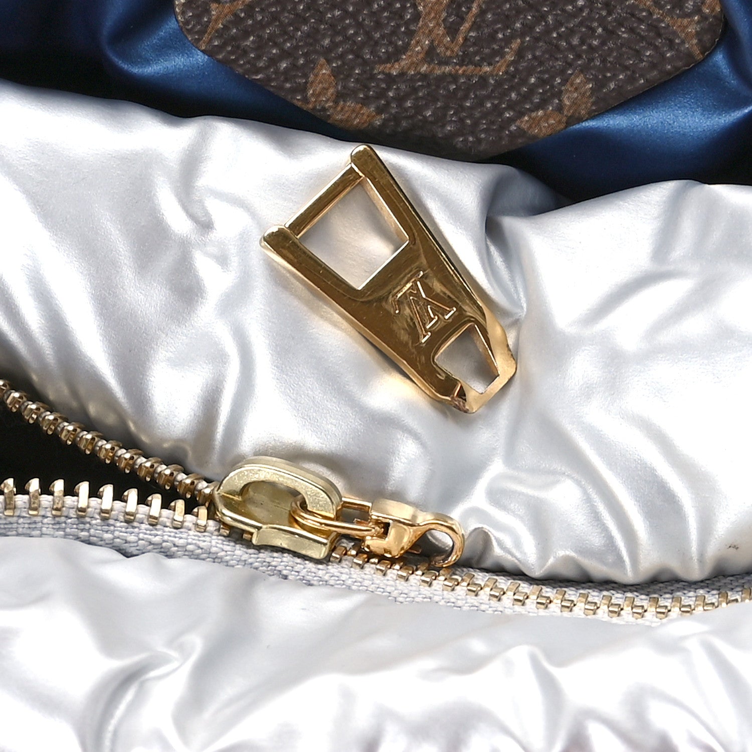 Louis Vuitton Econyl Monogram Pillow Maxi Multi Pochette Accessories Navy Silver 10 of 10