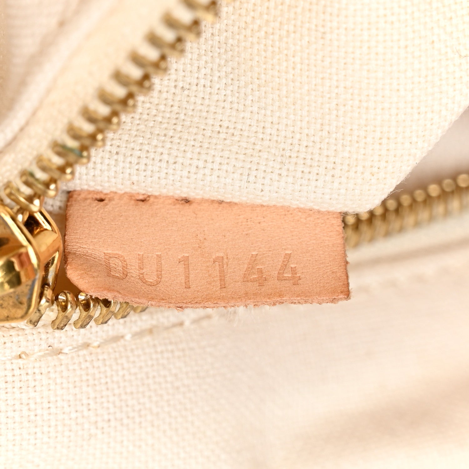 Louis Vuitton Damier Azur Cabas Adventure MM 7 of 10