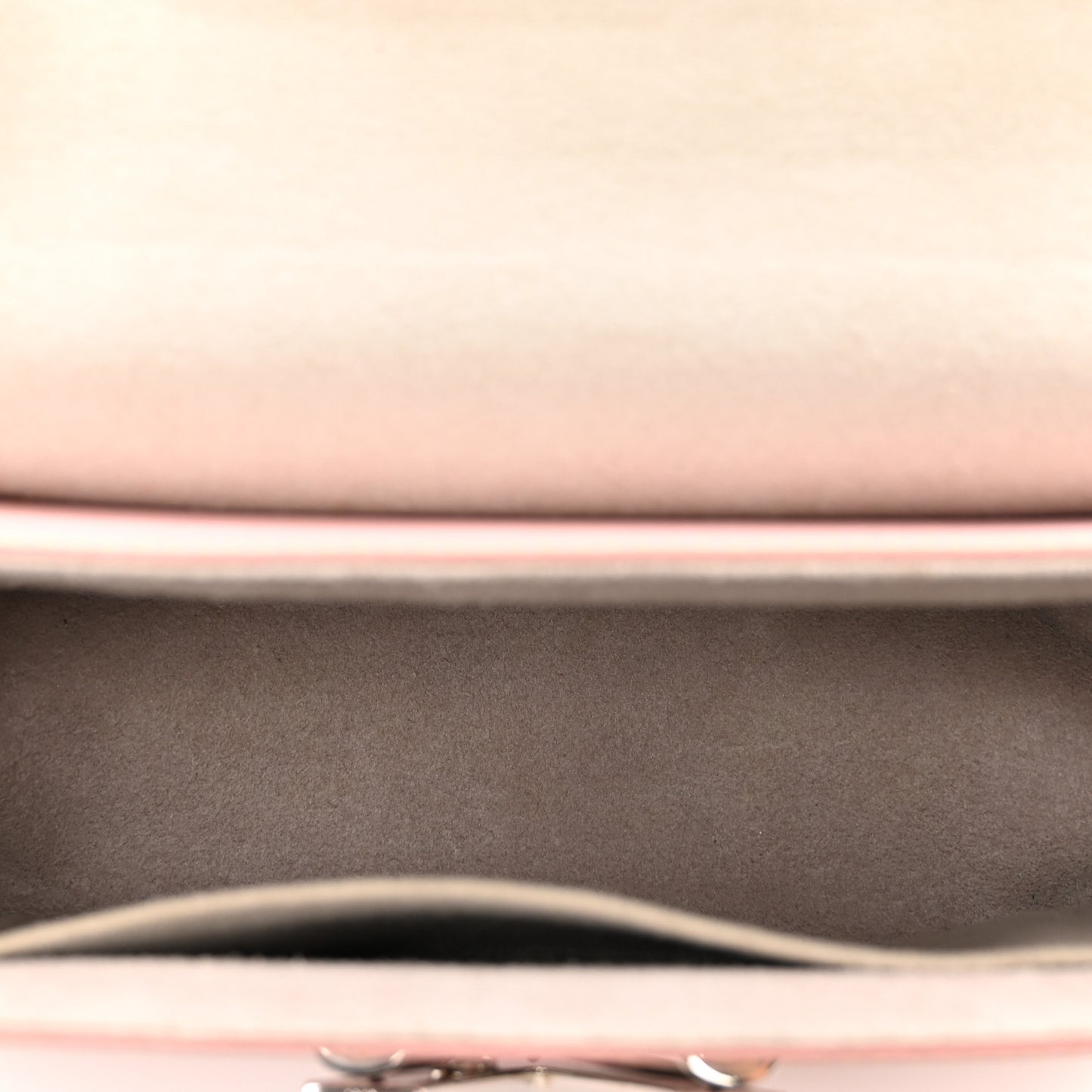 Epi Twist Shoulder Bag MM Rose Ballerine