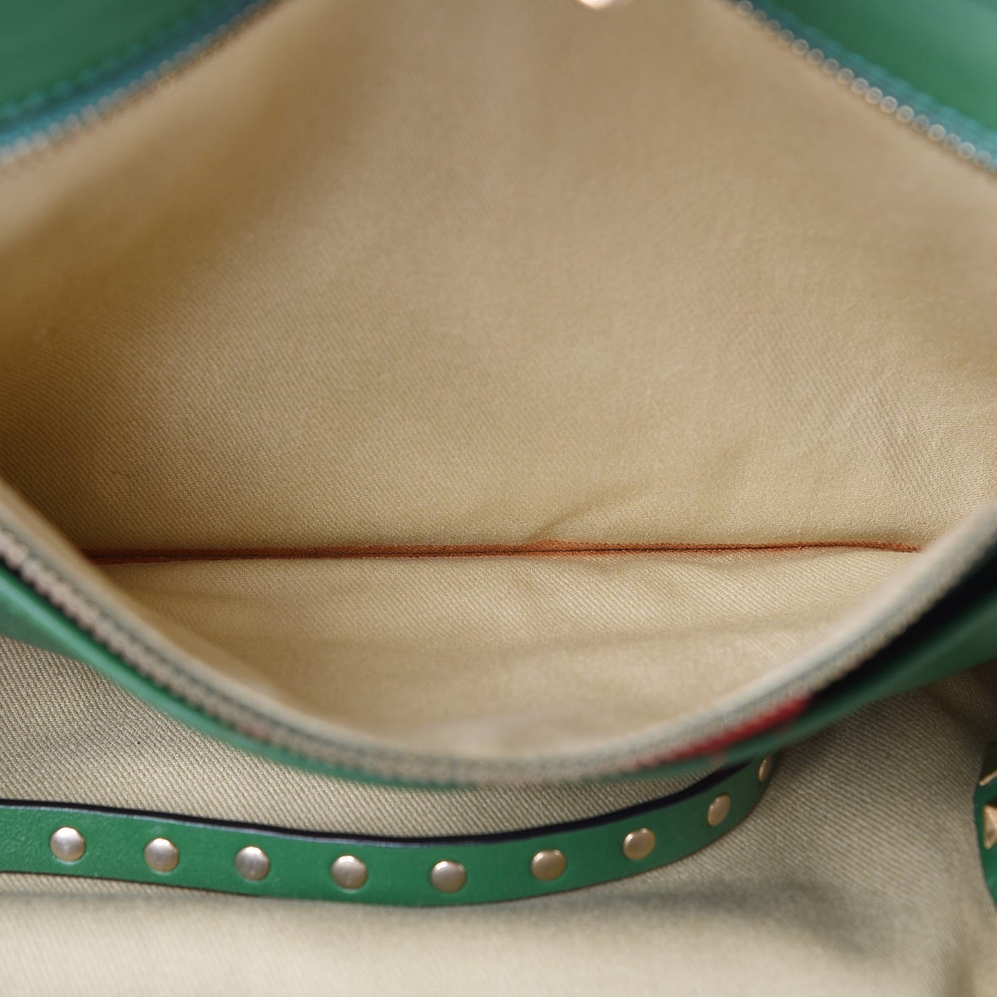 Vitello Medium Rockstud Tote Emerald