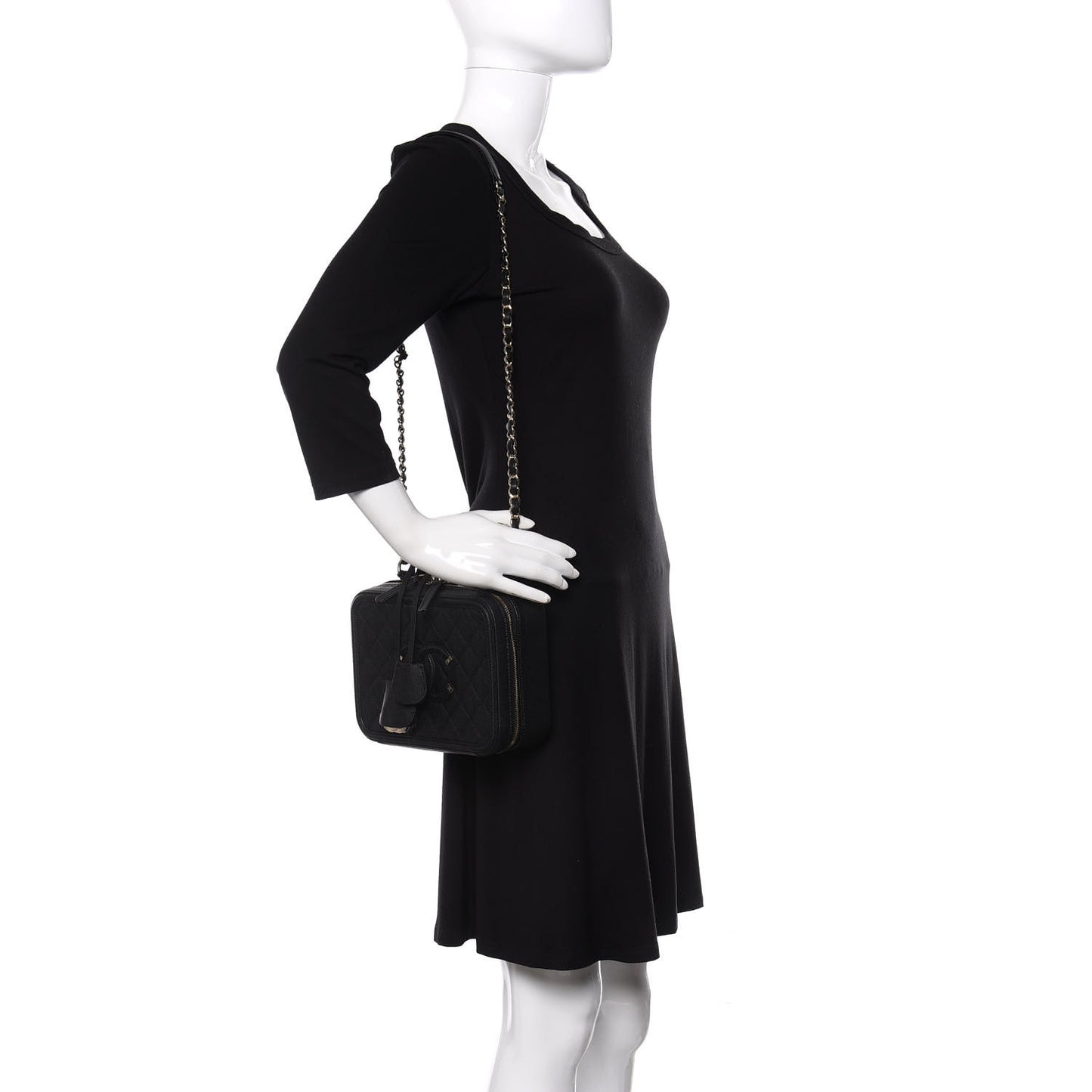 Caviar Quilted Medium CC Filigree Vanity Case Black