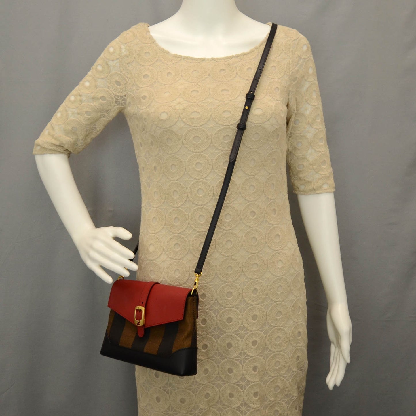 Canvas Pequin Pouchette Tobacco Red Black