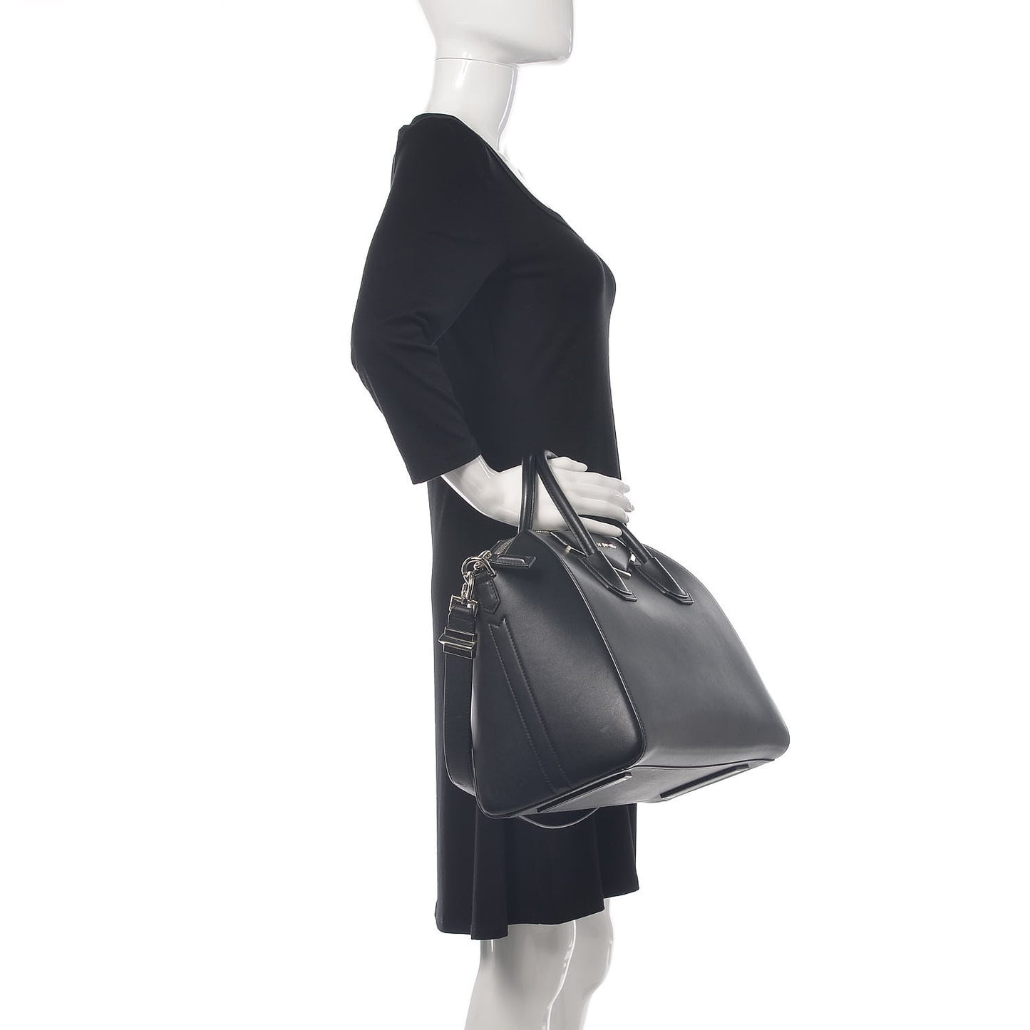 Calfskin Medium Metal Antigona Black