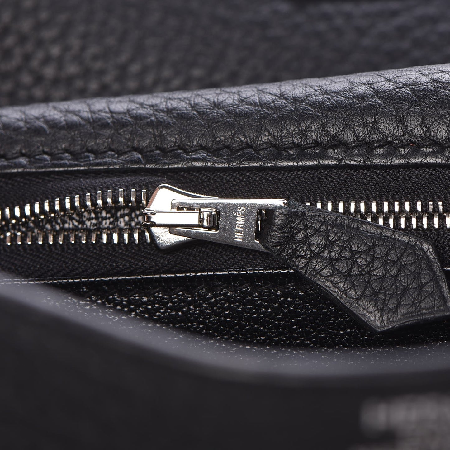 Taurillon Clemence Shoulder Kelly 40 Black