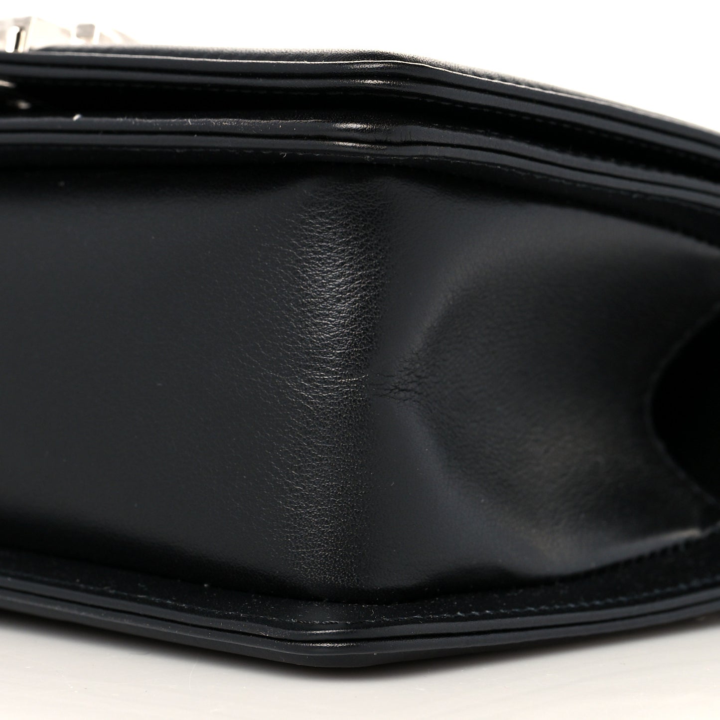 Lambskin Chevron Quilted Small Boy Flap Black